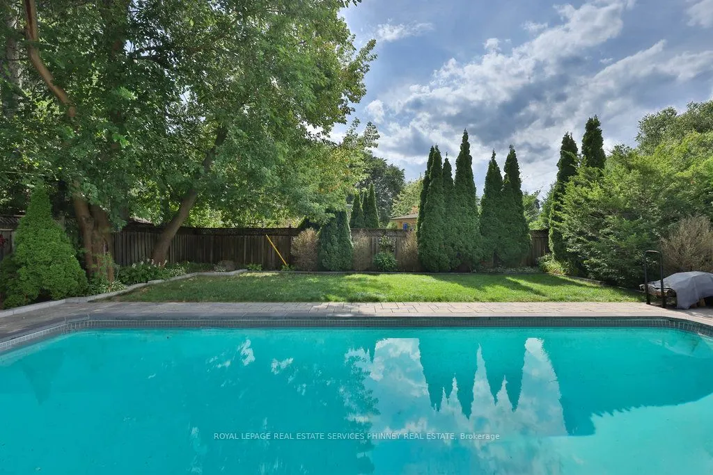 886 Whitney Drive