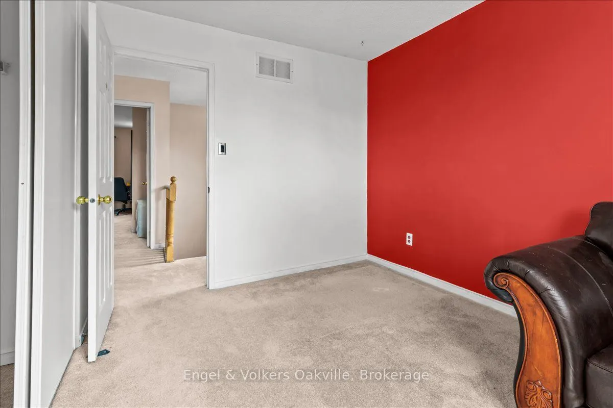 2561 Gill Crescent