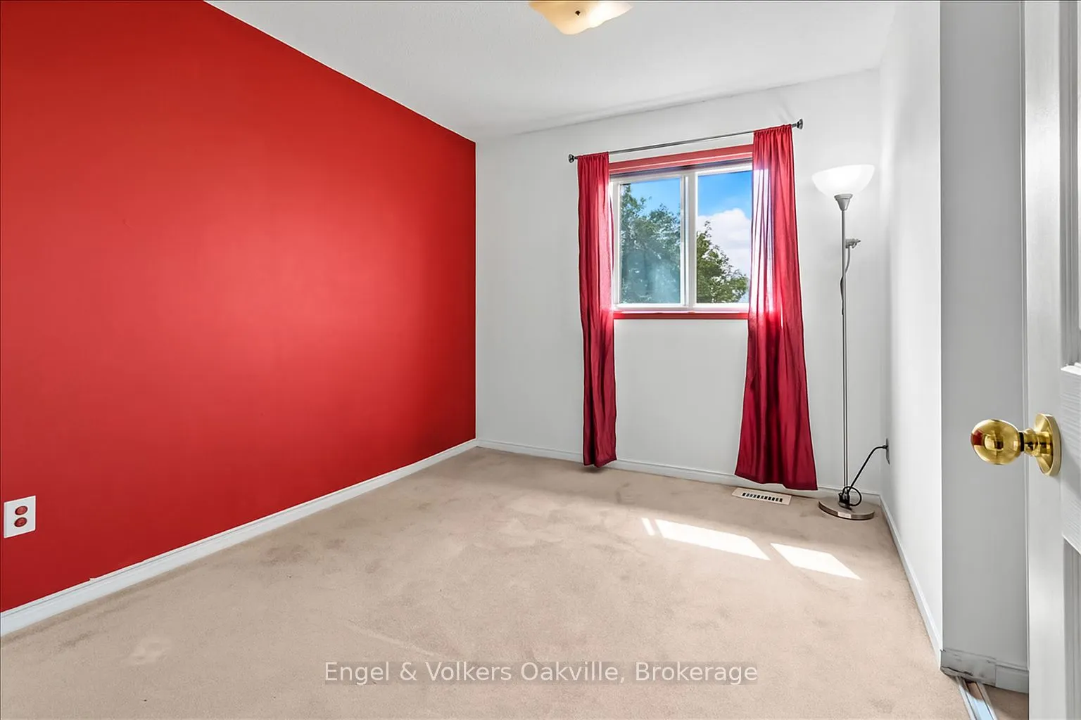 2561 Gill Crescent