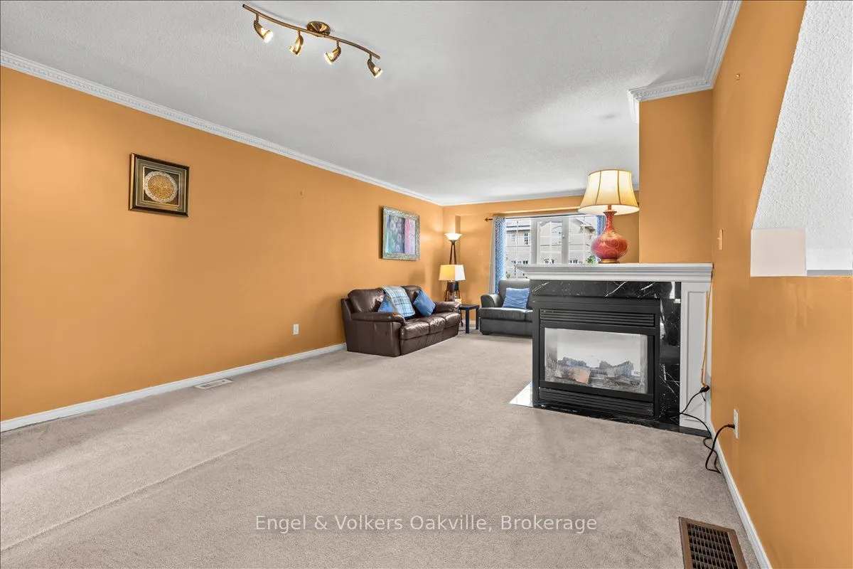 2561 Gill Crescent