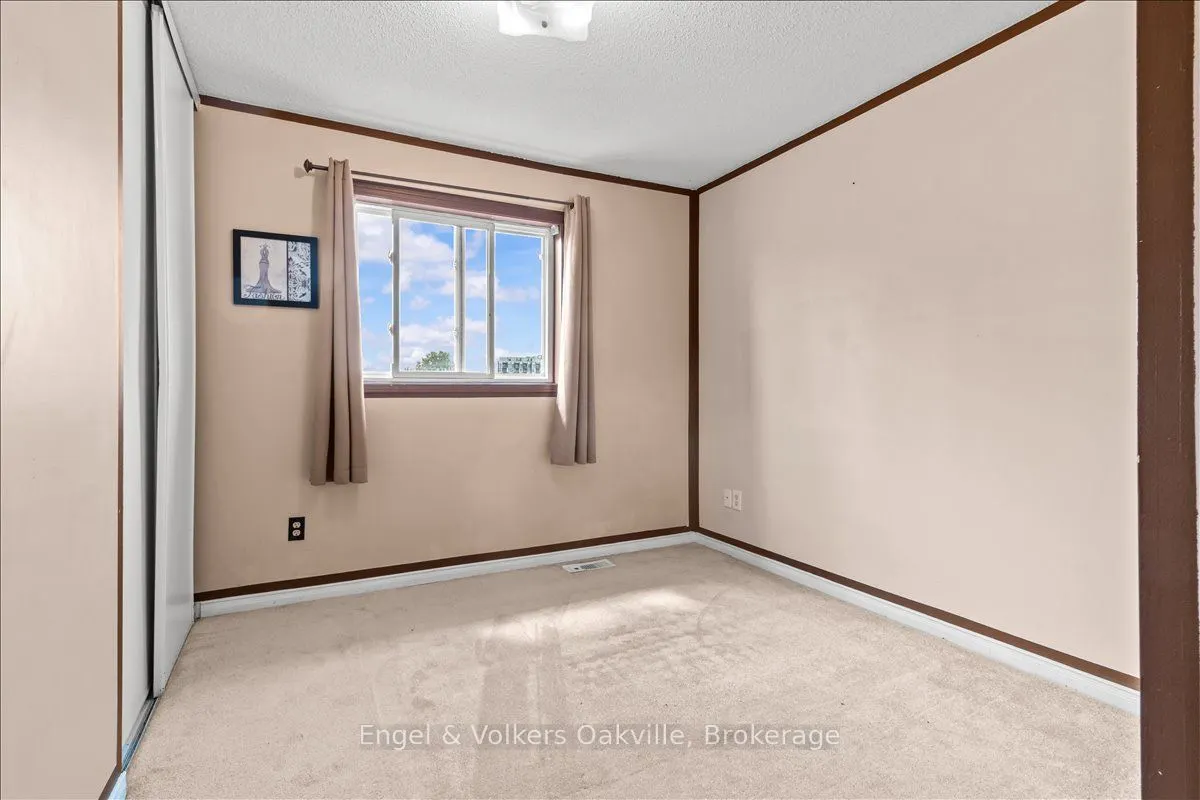 2561 Gill Crescent