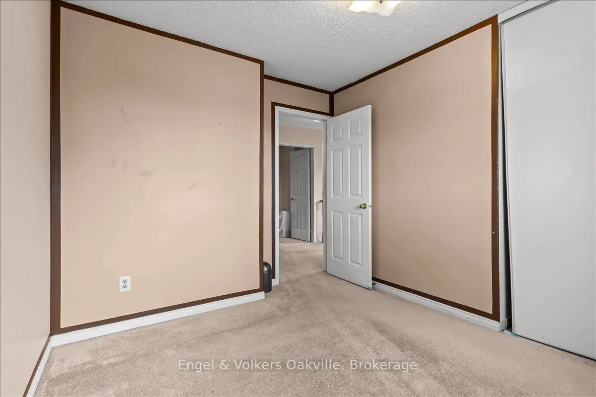 2561 Gill Crescent