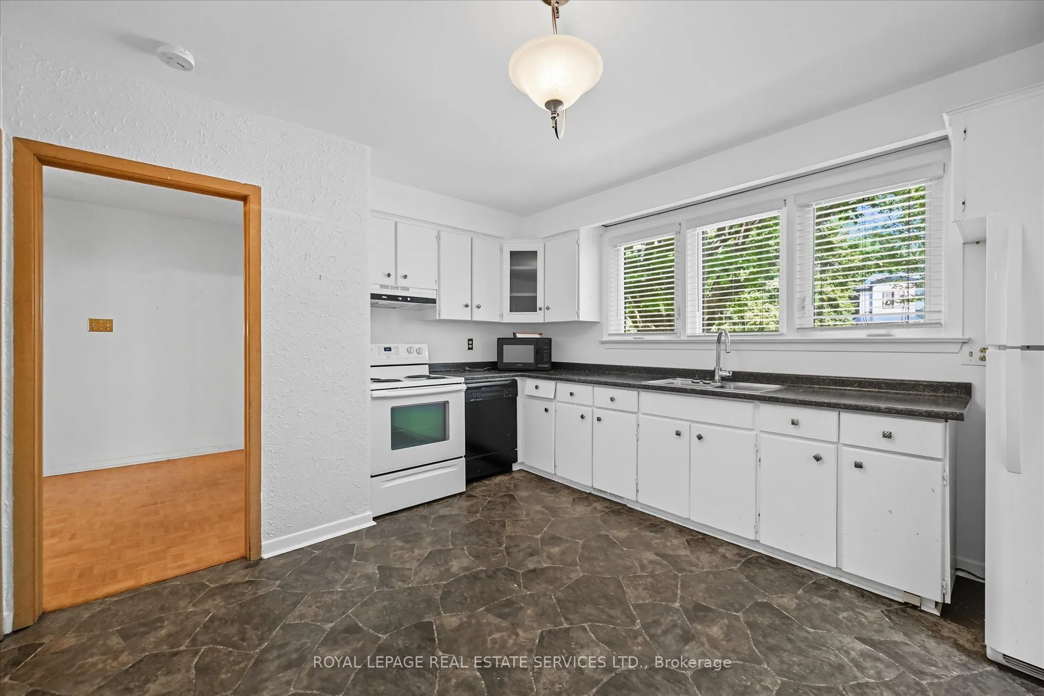1536 Venetia Drive