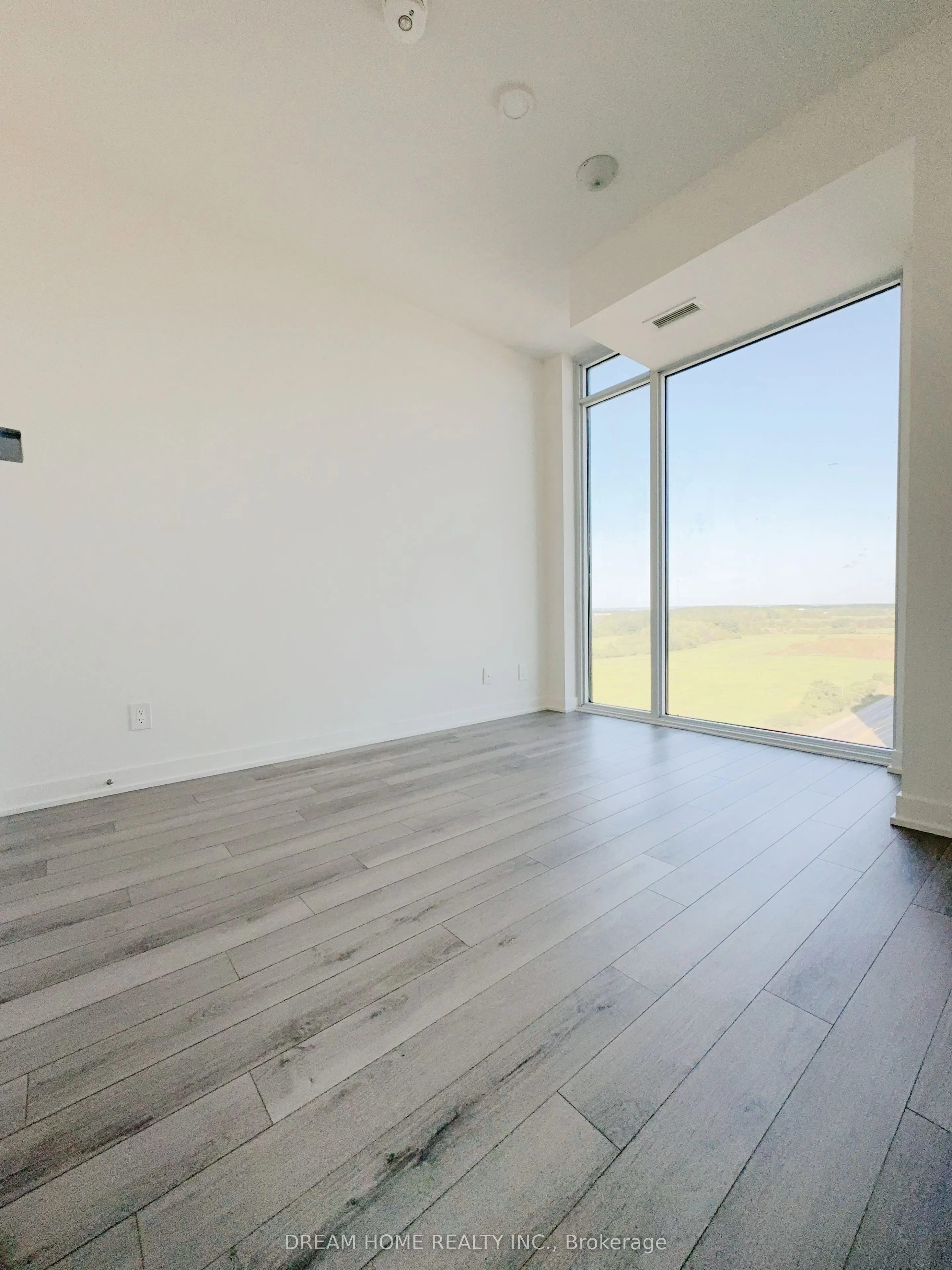 3079 Trafalgar Road, #1304