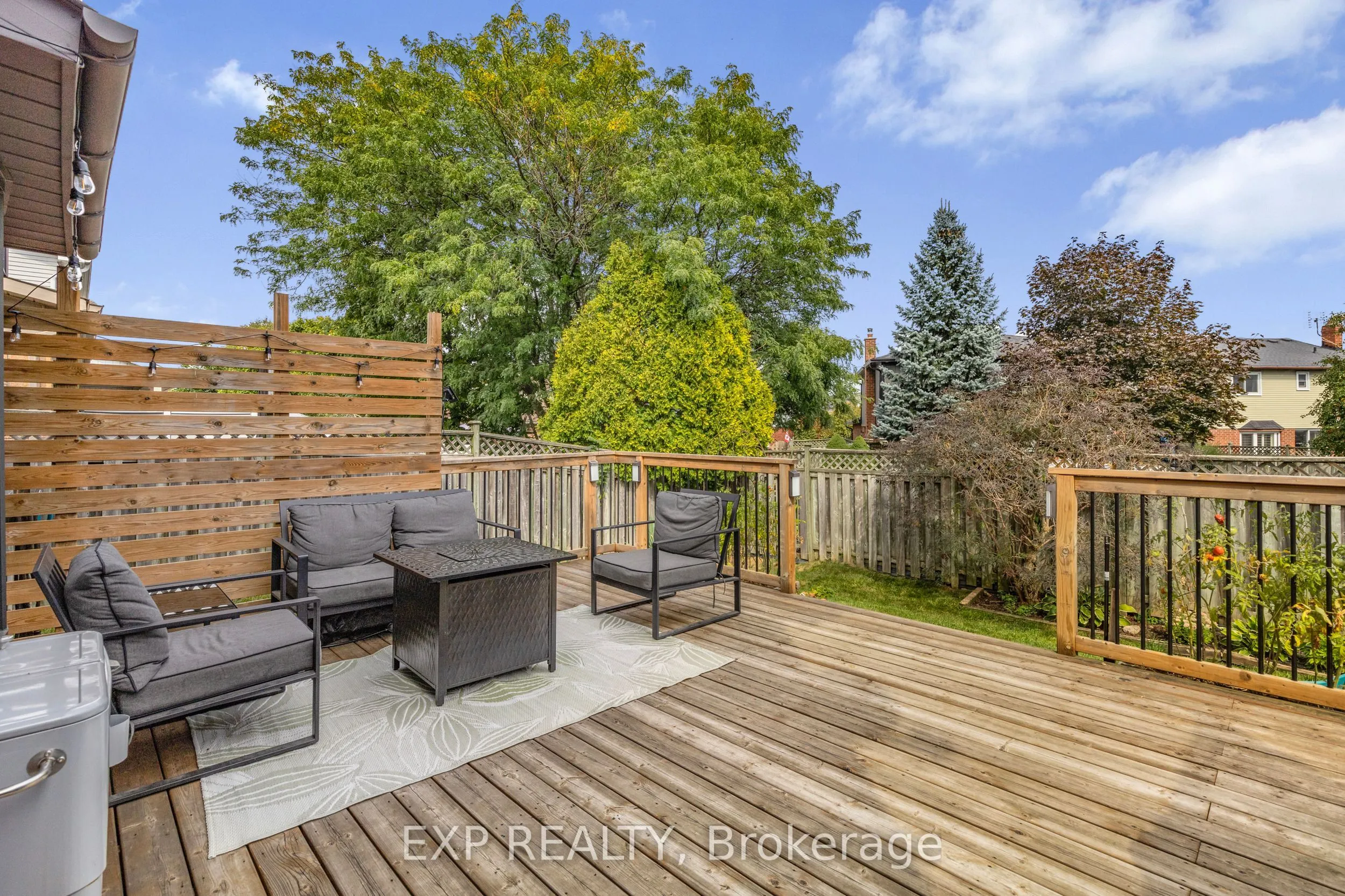 2213 Hunt Crescent