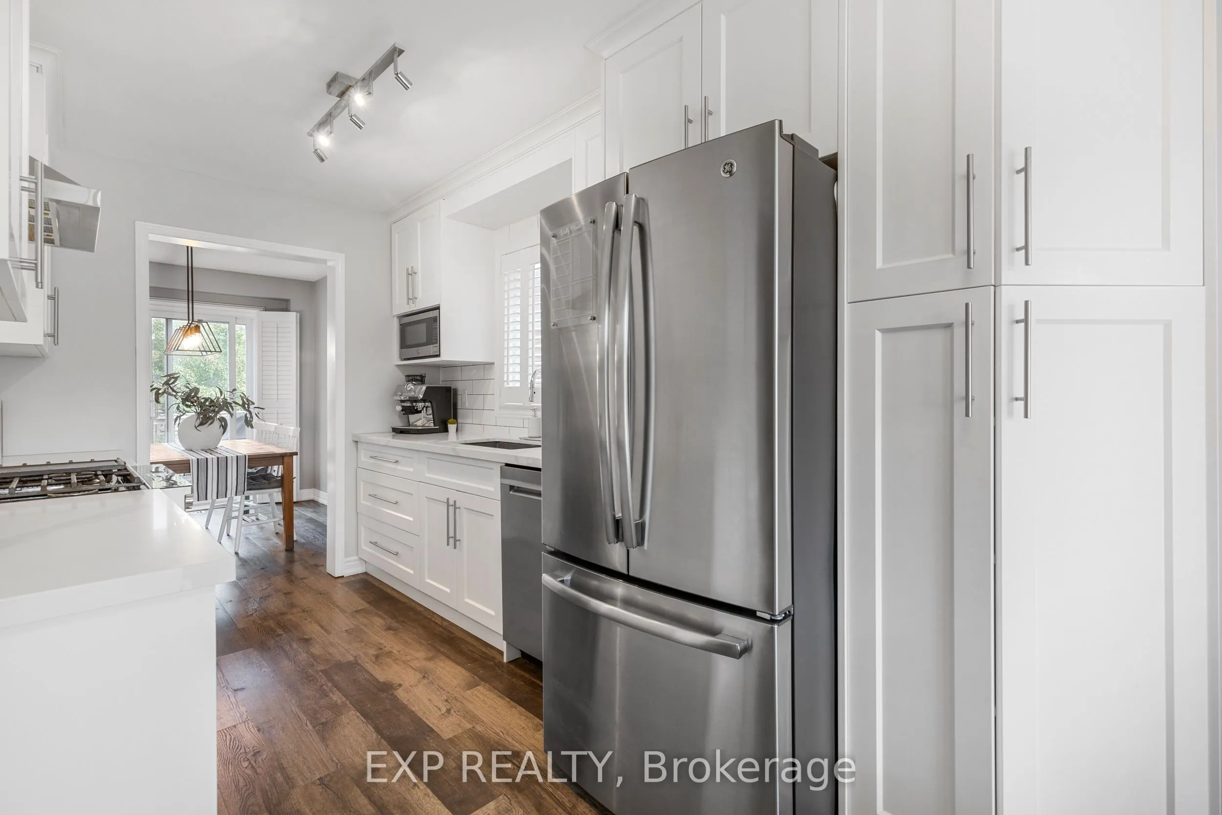 2213 Hunt Crescent