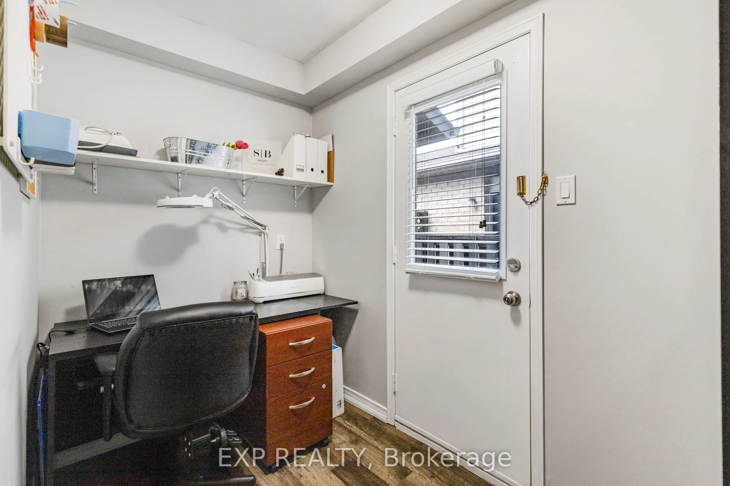 2213 Hunt Crescent