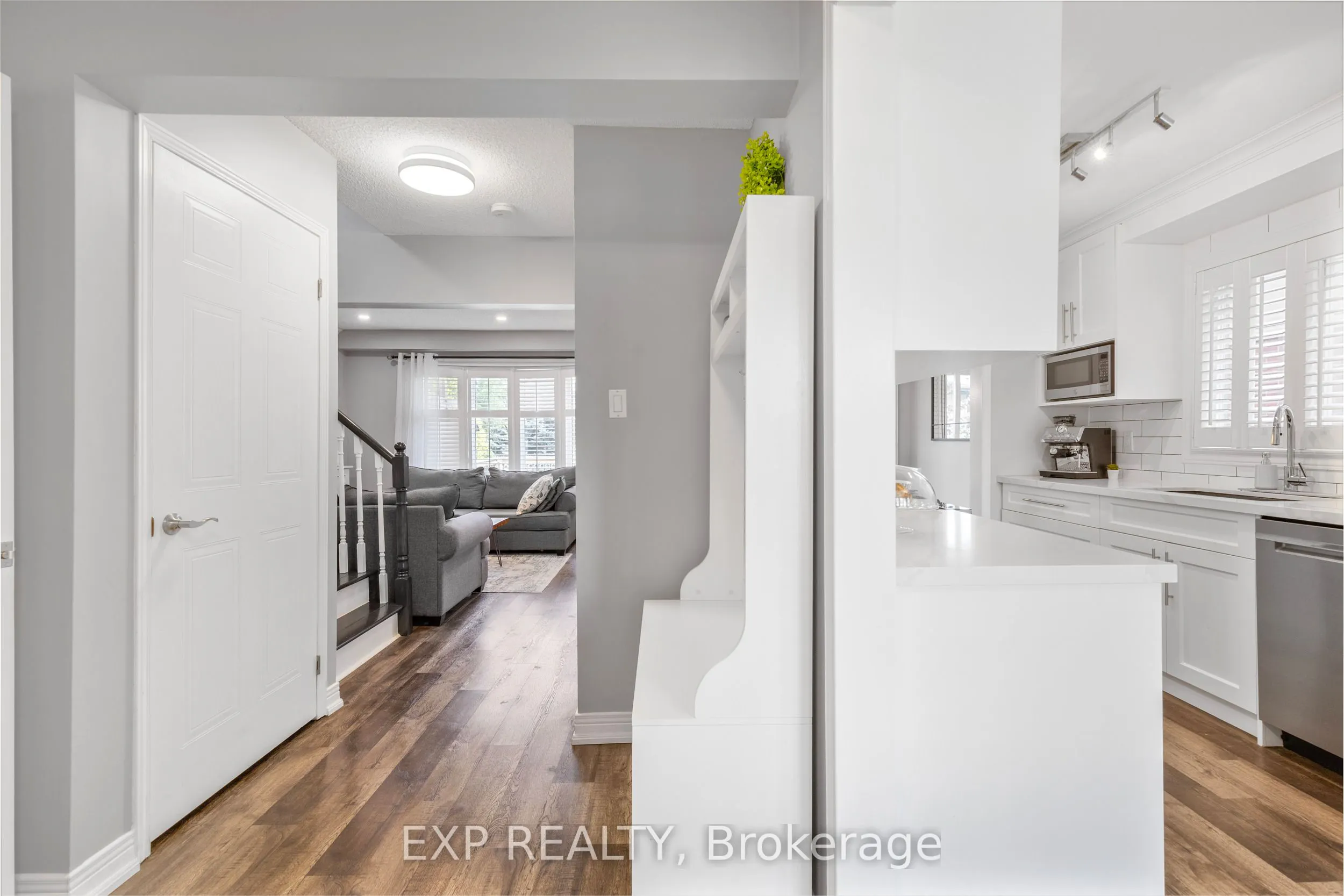 2213 Hunt Crescent