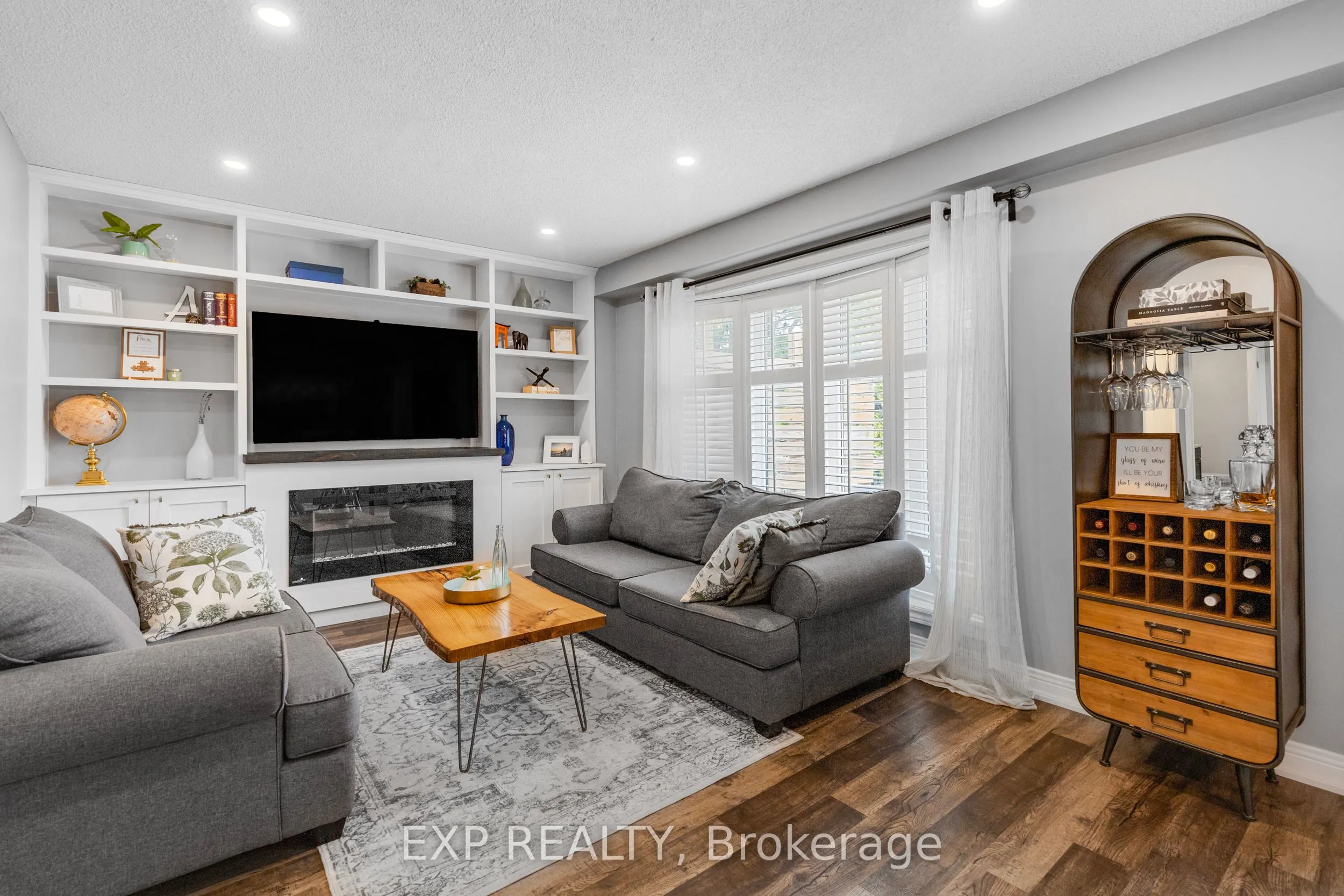 2213 Hunt Crescent