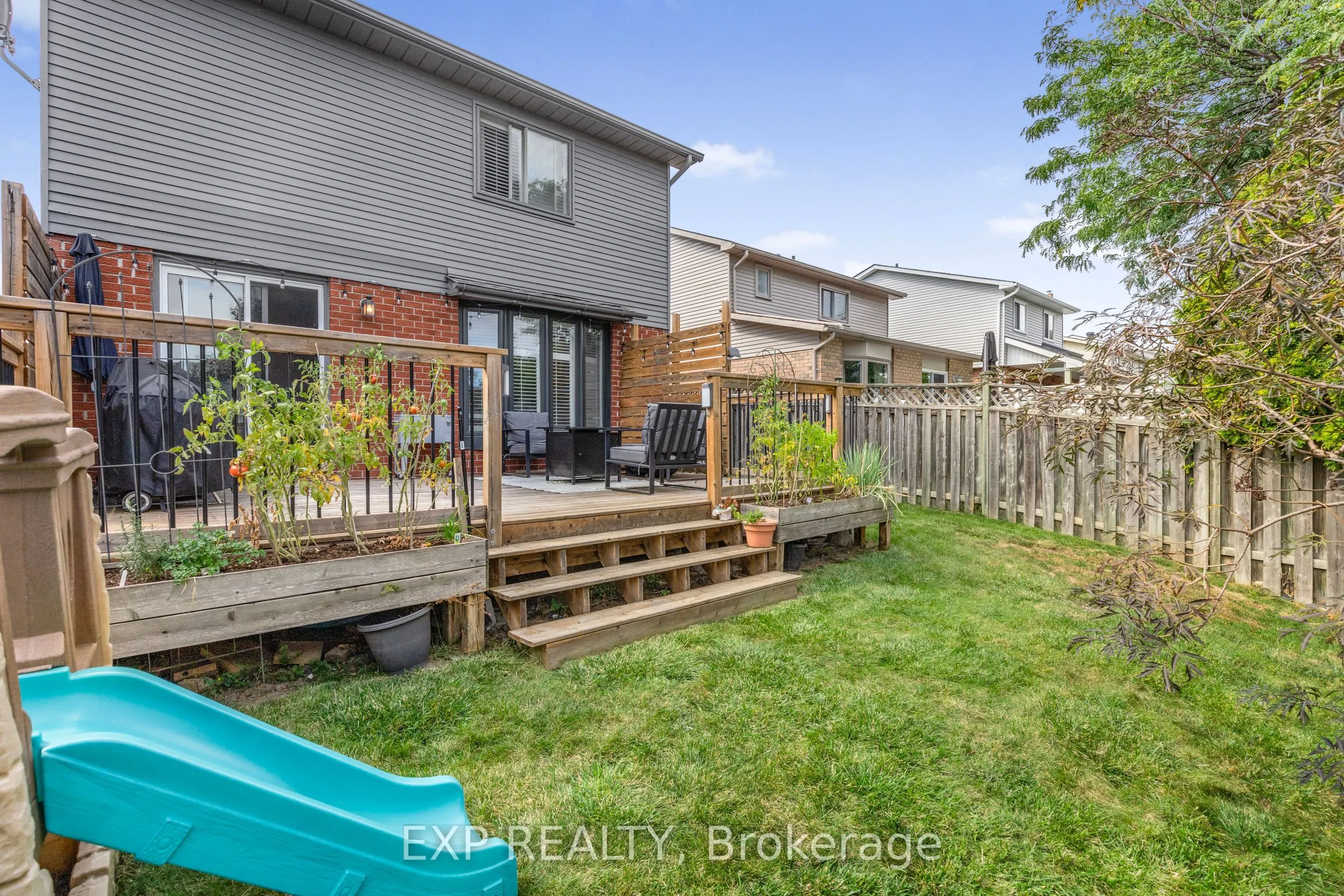 2213 Hunt Crescent