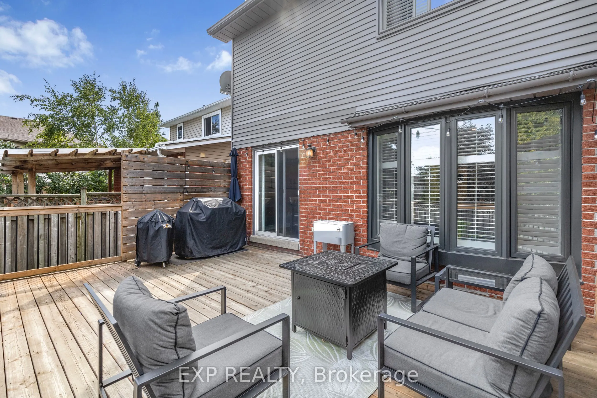 2213 Hunt Crescent