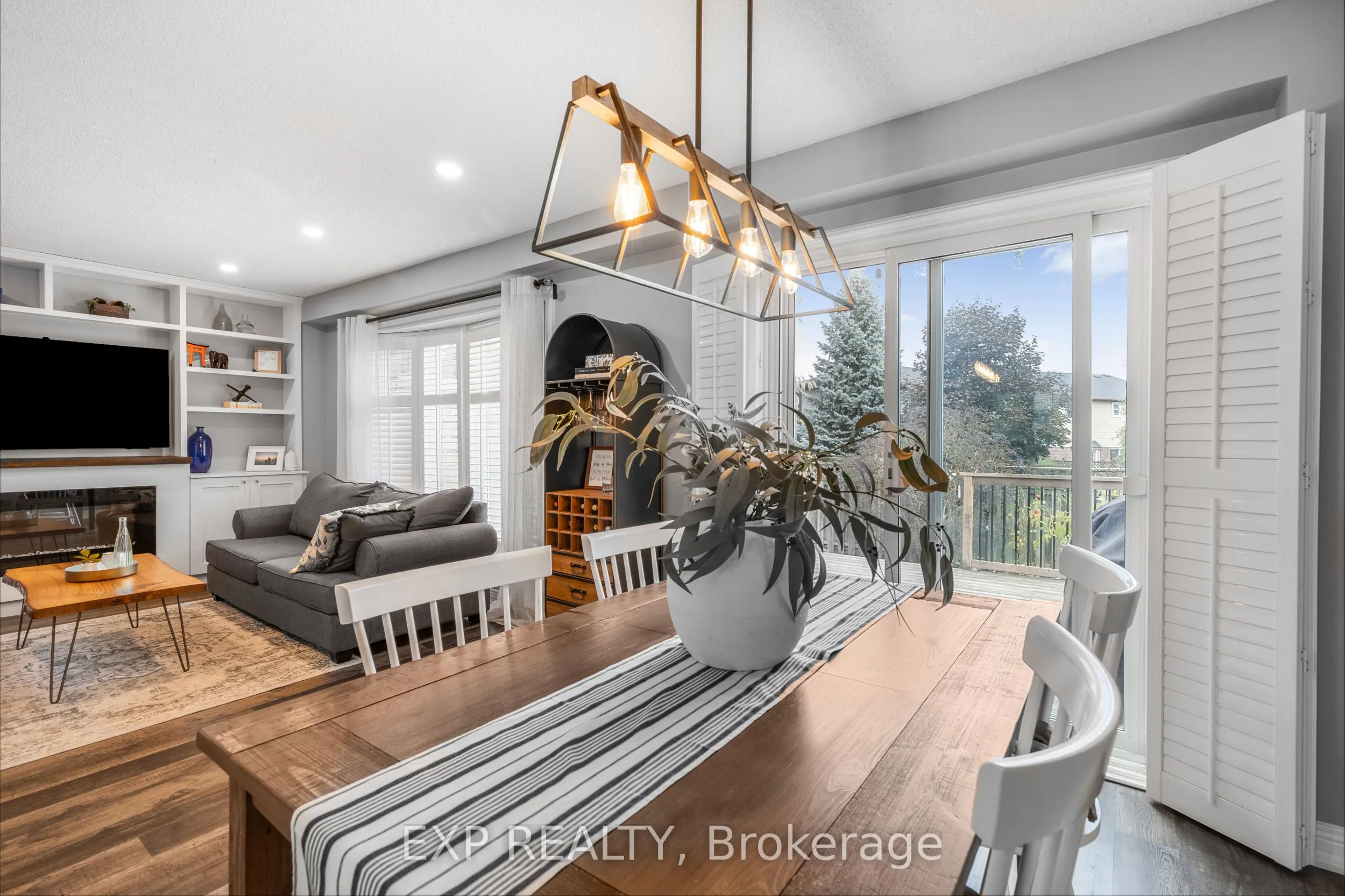 2213 Hunt Crescent