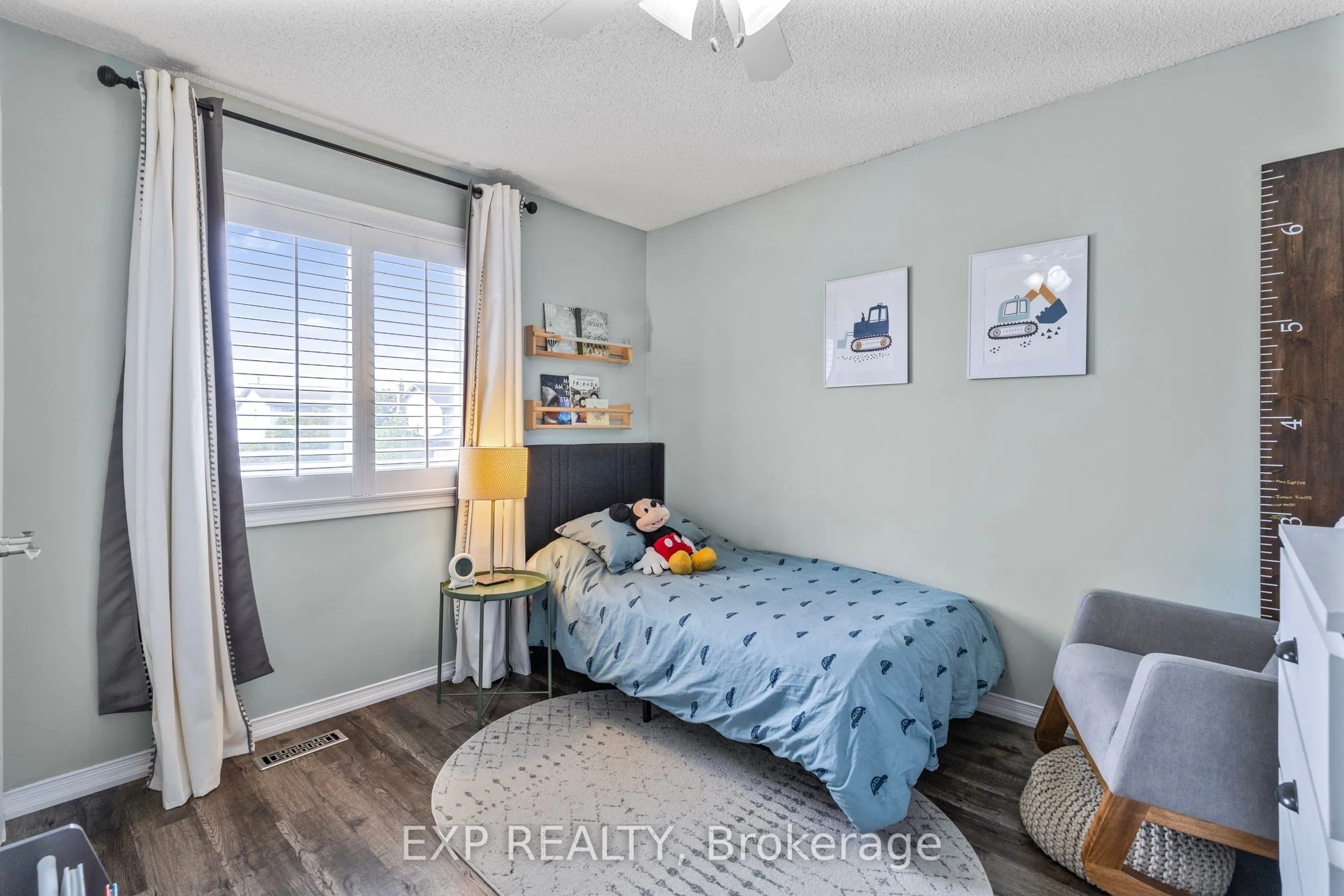 2213 Hunt Crescent
