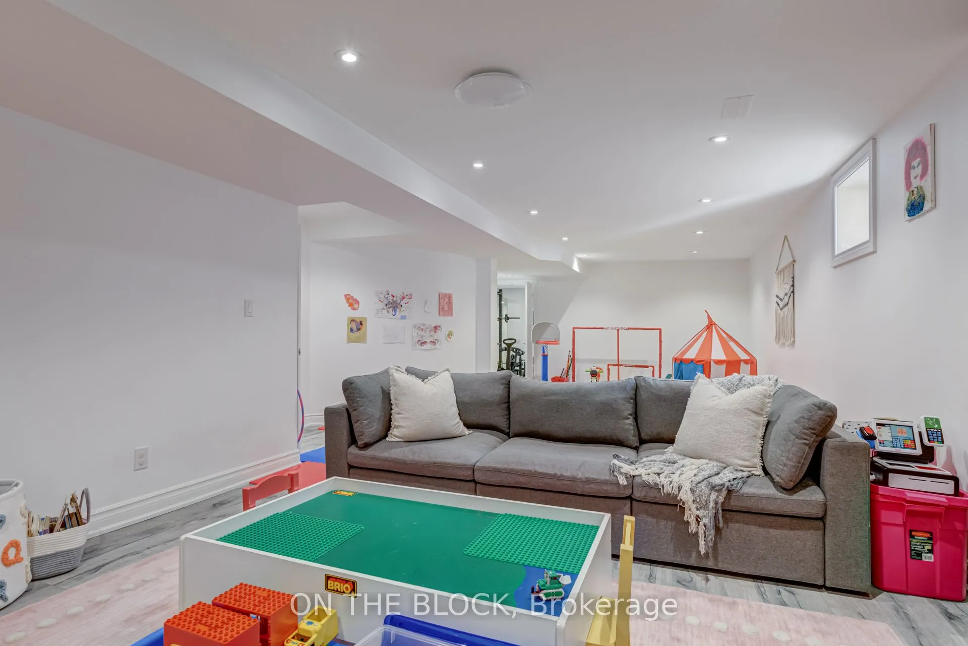 2212 Oneida Court
