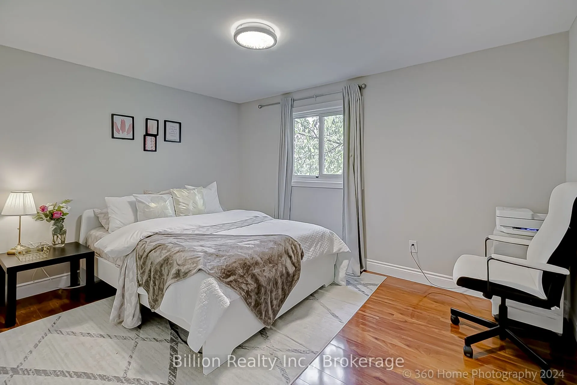 257 Centre Street NE