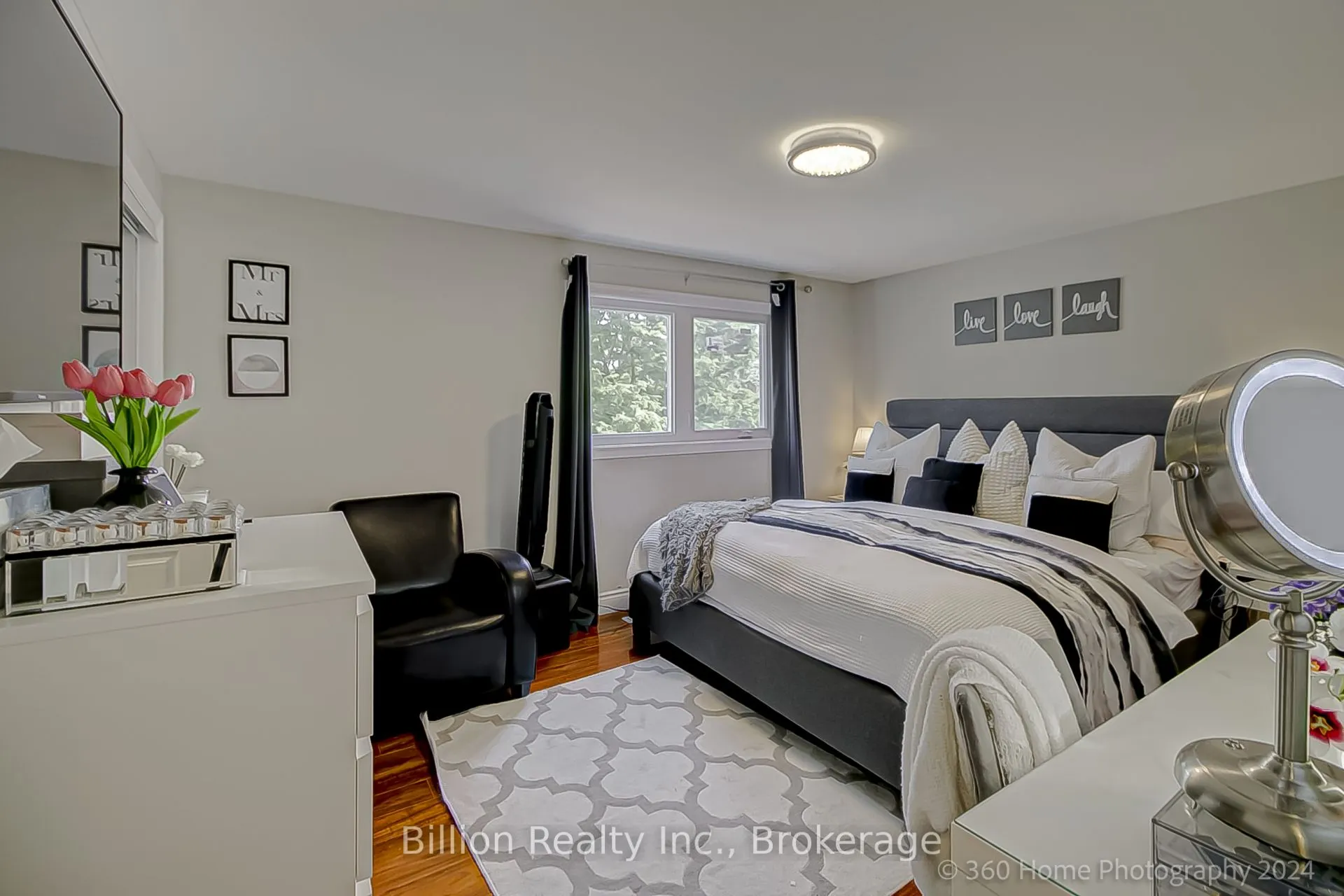 257 Centre Street NE