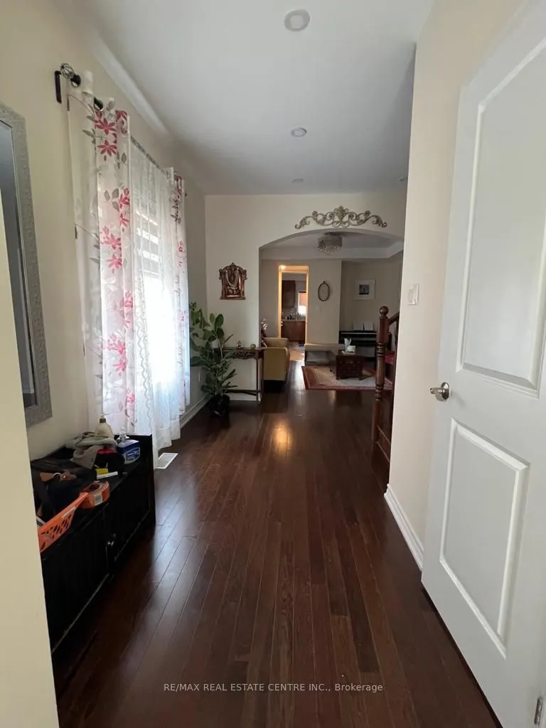 15 Lola Crescent