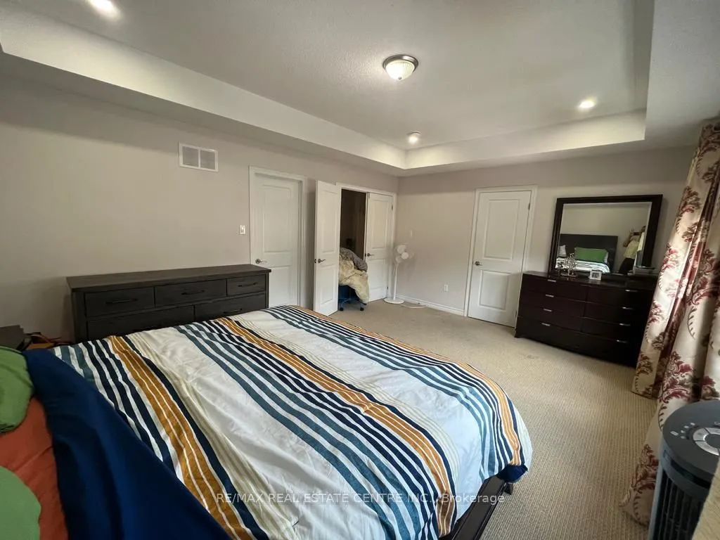 15 Lola Crescent