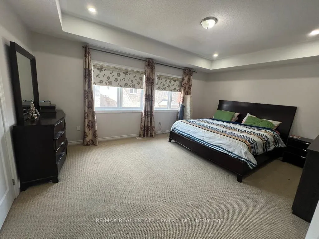 15 Lola Crescent