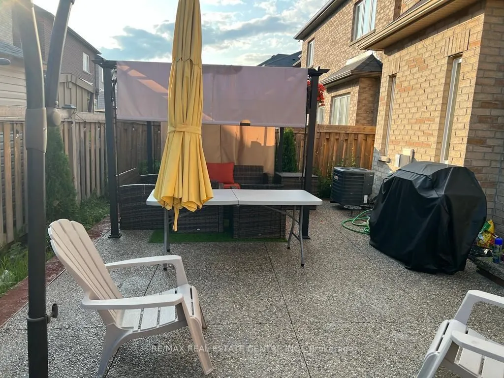 15 Lola Crescent