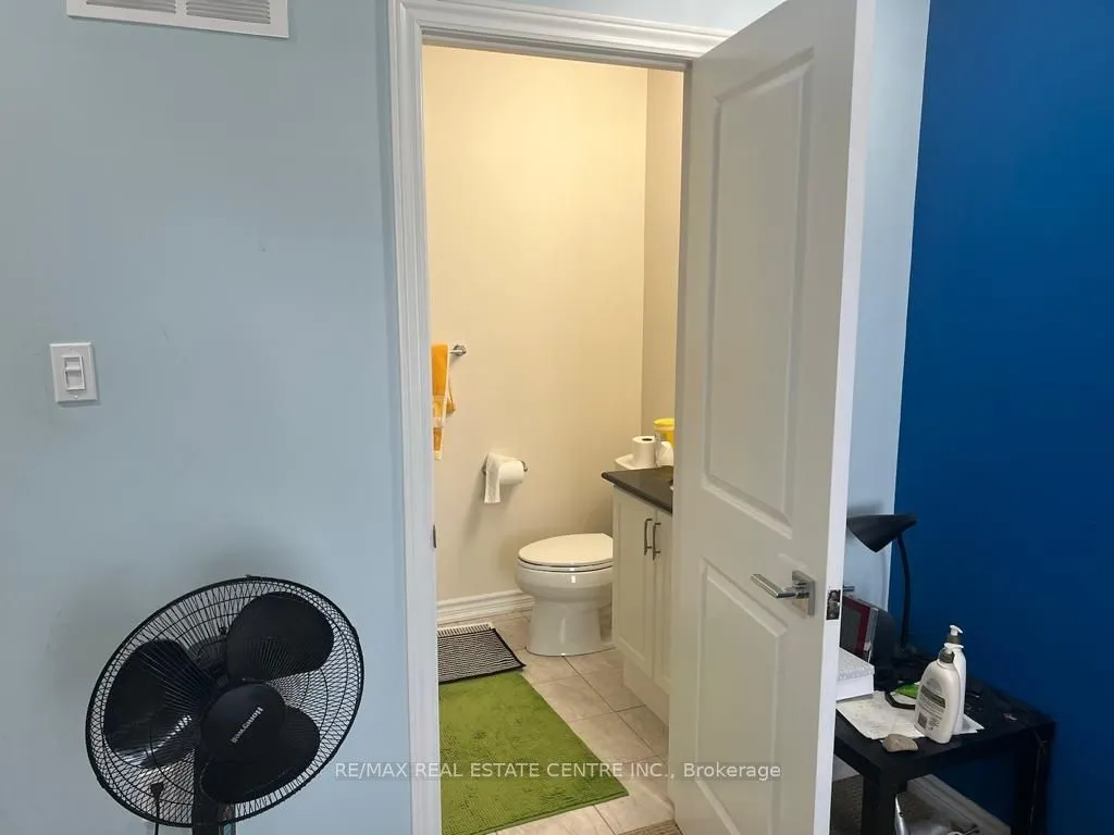 15 Lola Crescent