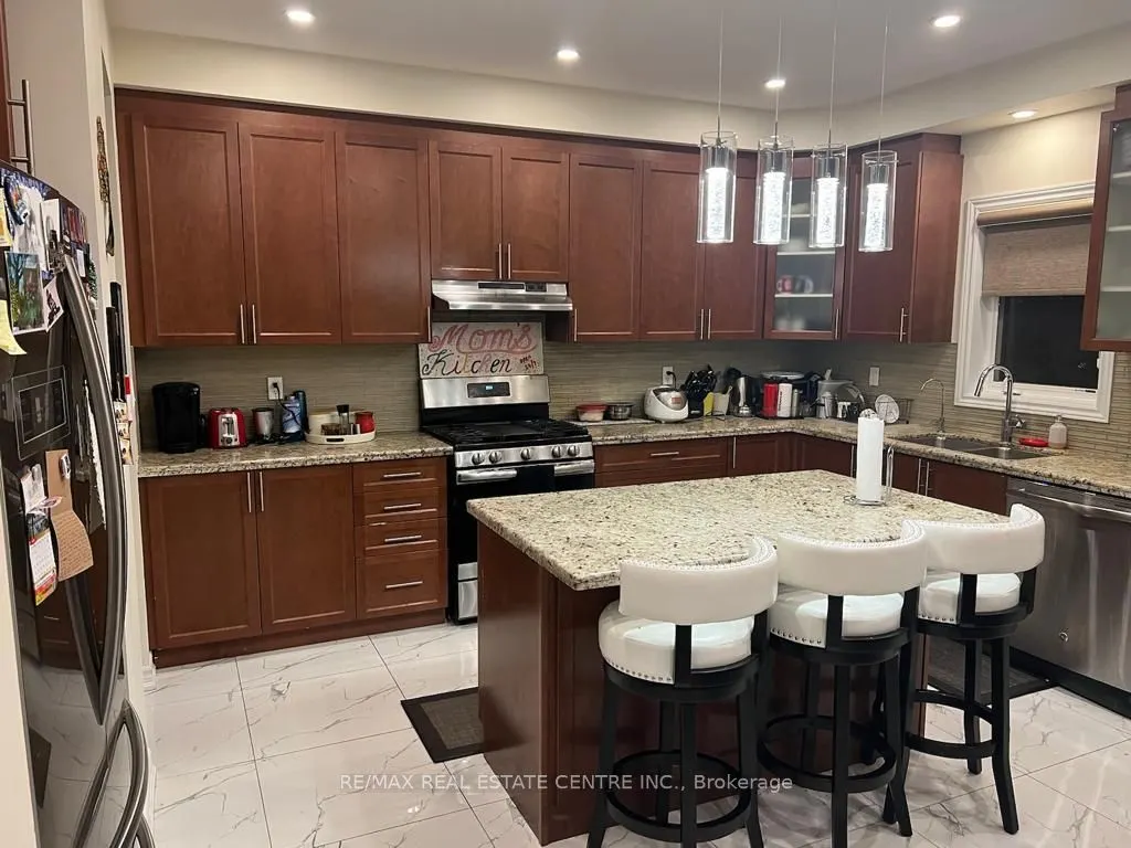 15 Lola Crescent