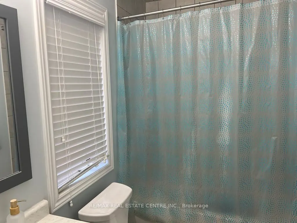 15 Lola Crescent