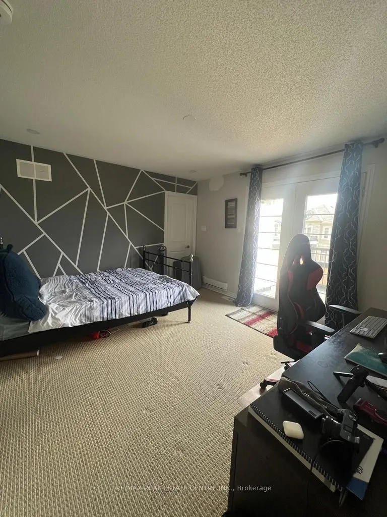 15 Lola Crescent
