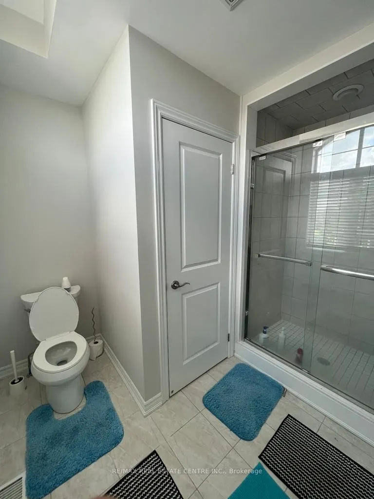 15 Lola Crescent