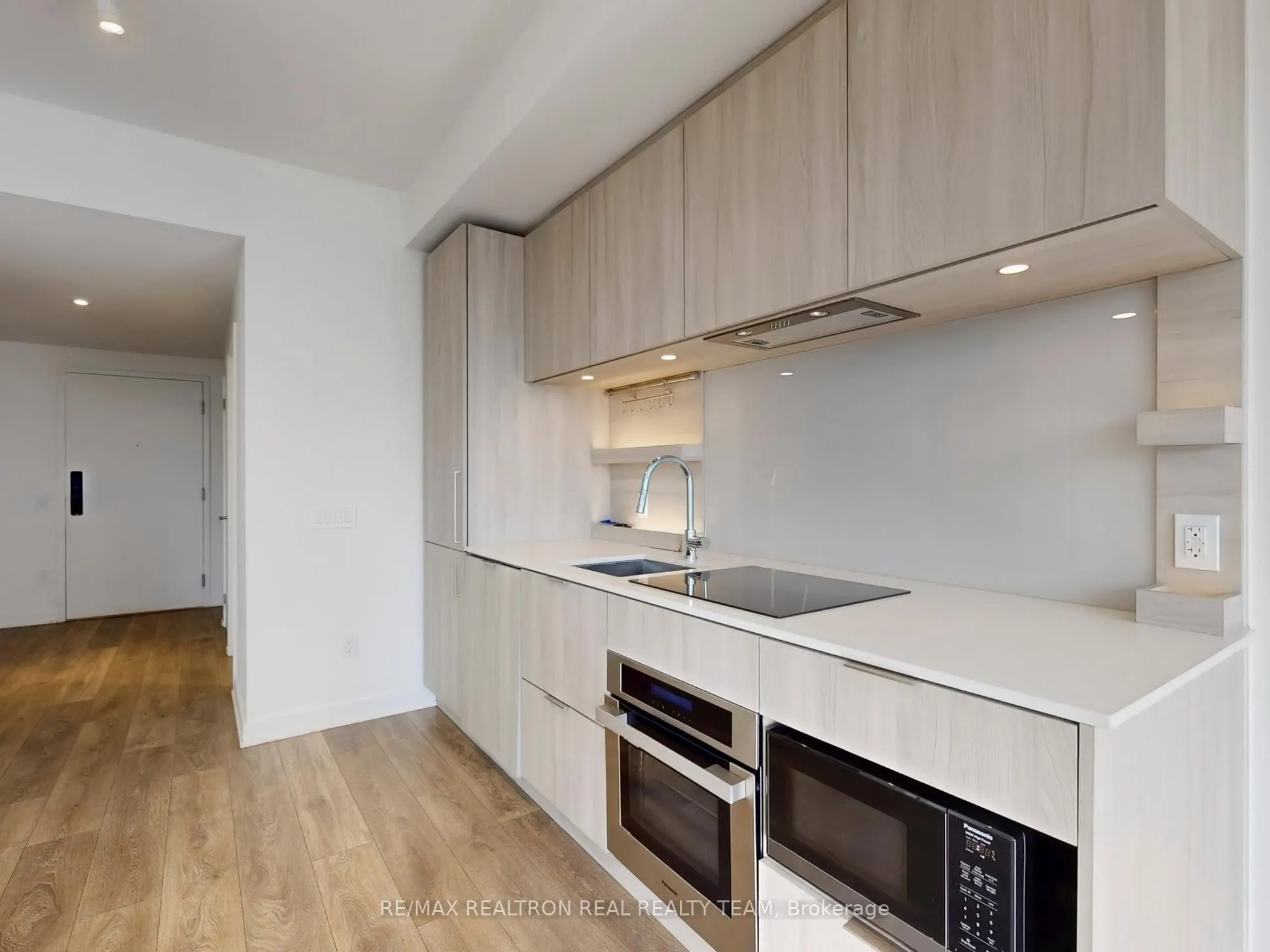 28 Ann Street, ##712