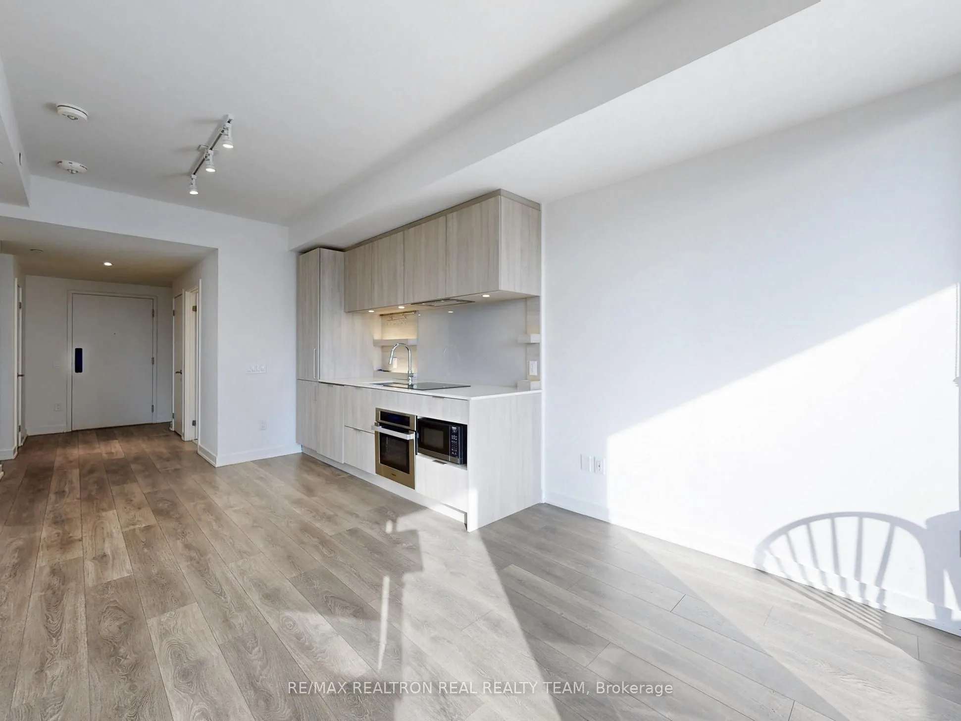 28 Ann Street, ##712