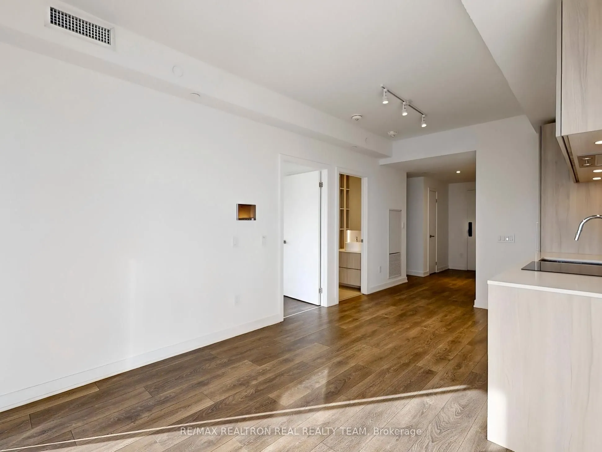 28 Ann Street, ##712
