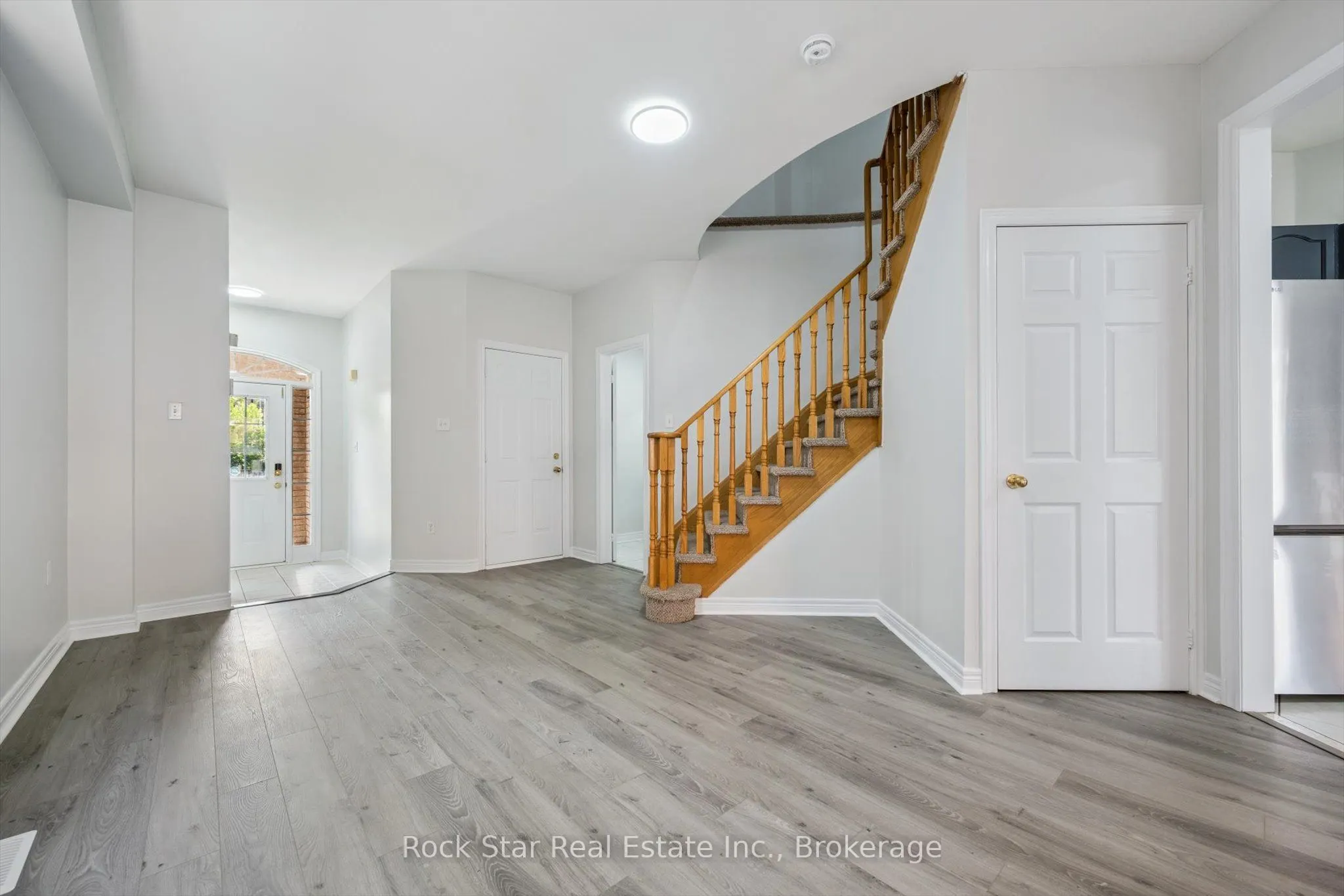 128 Nathaniel Crescent