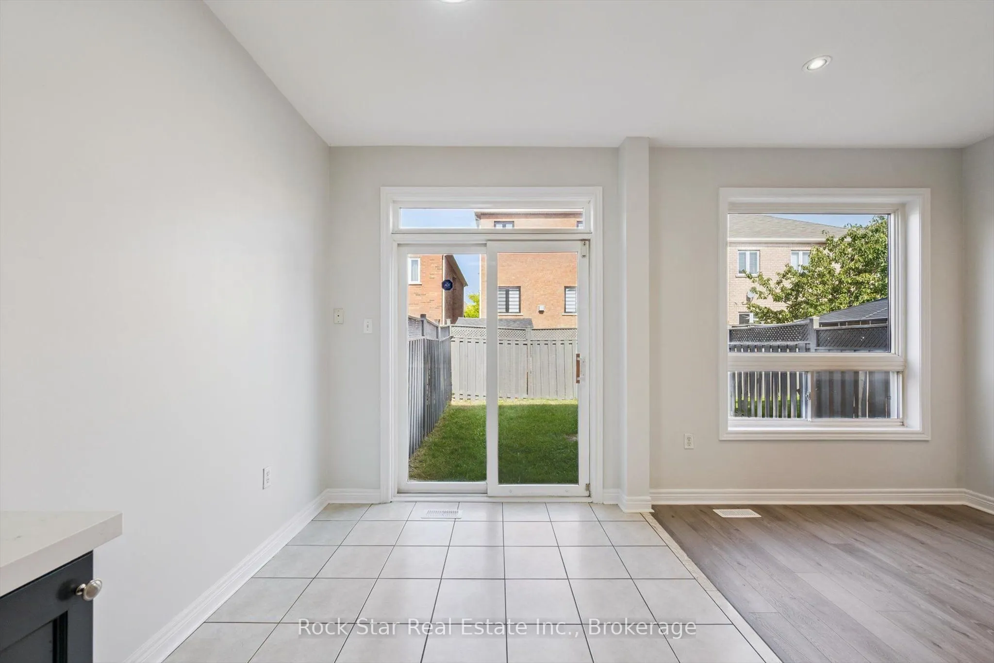 128 Nathaniel Crescent