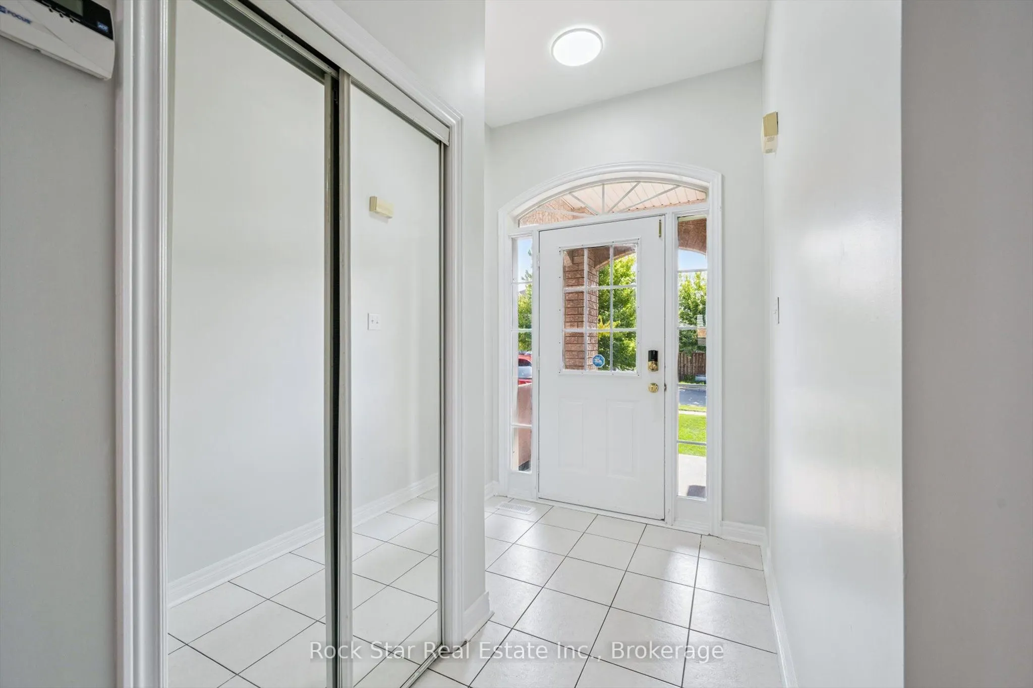 128 Nathaniel Crescent