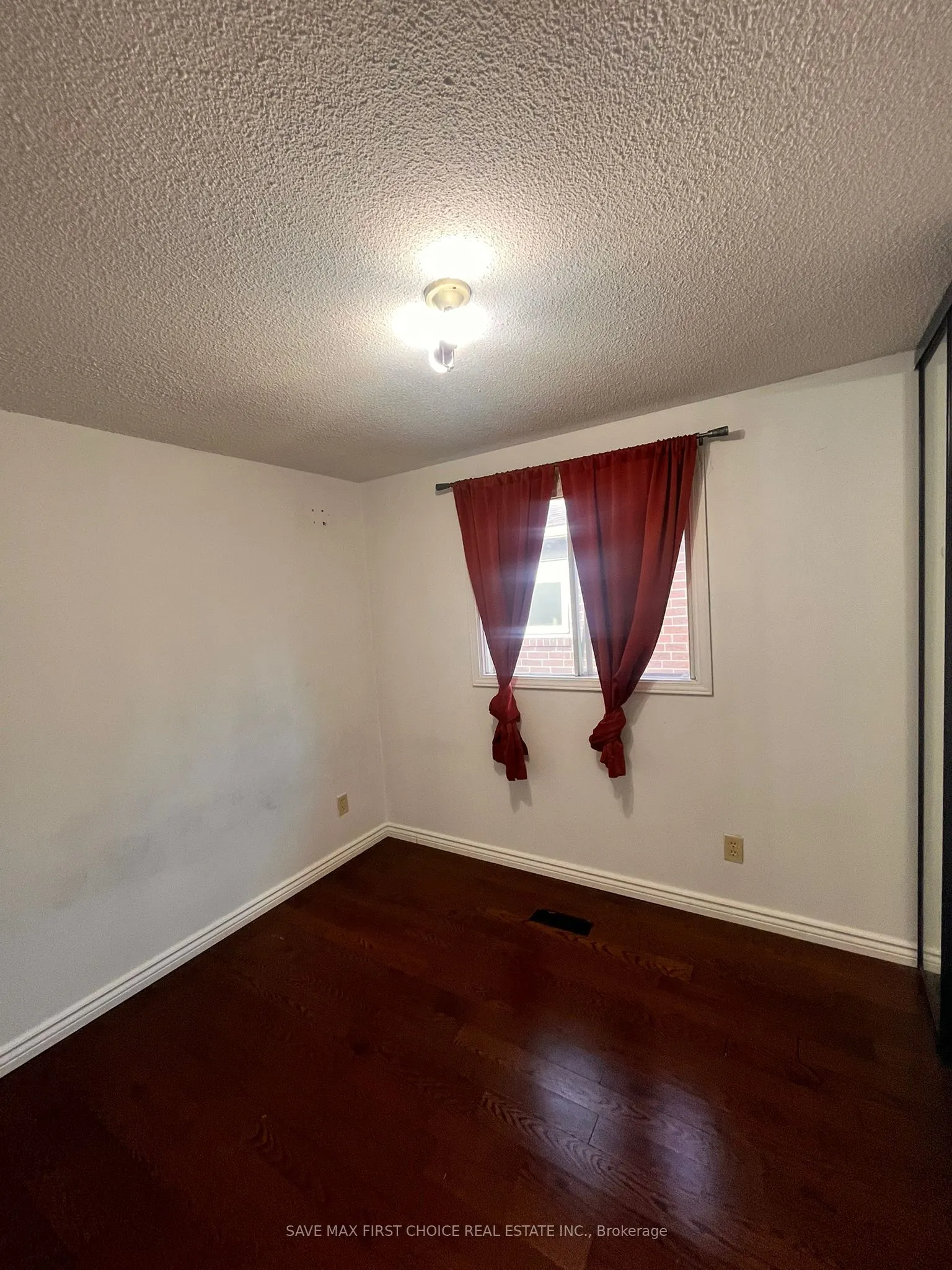 34 Tanager Square