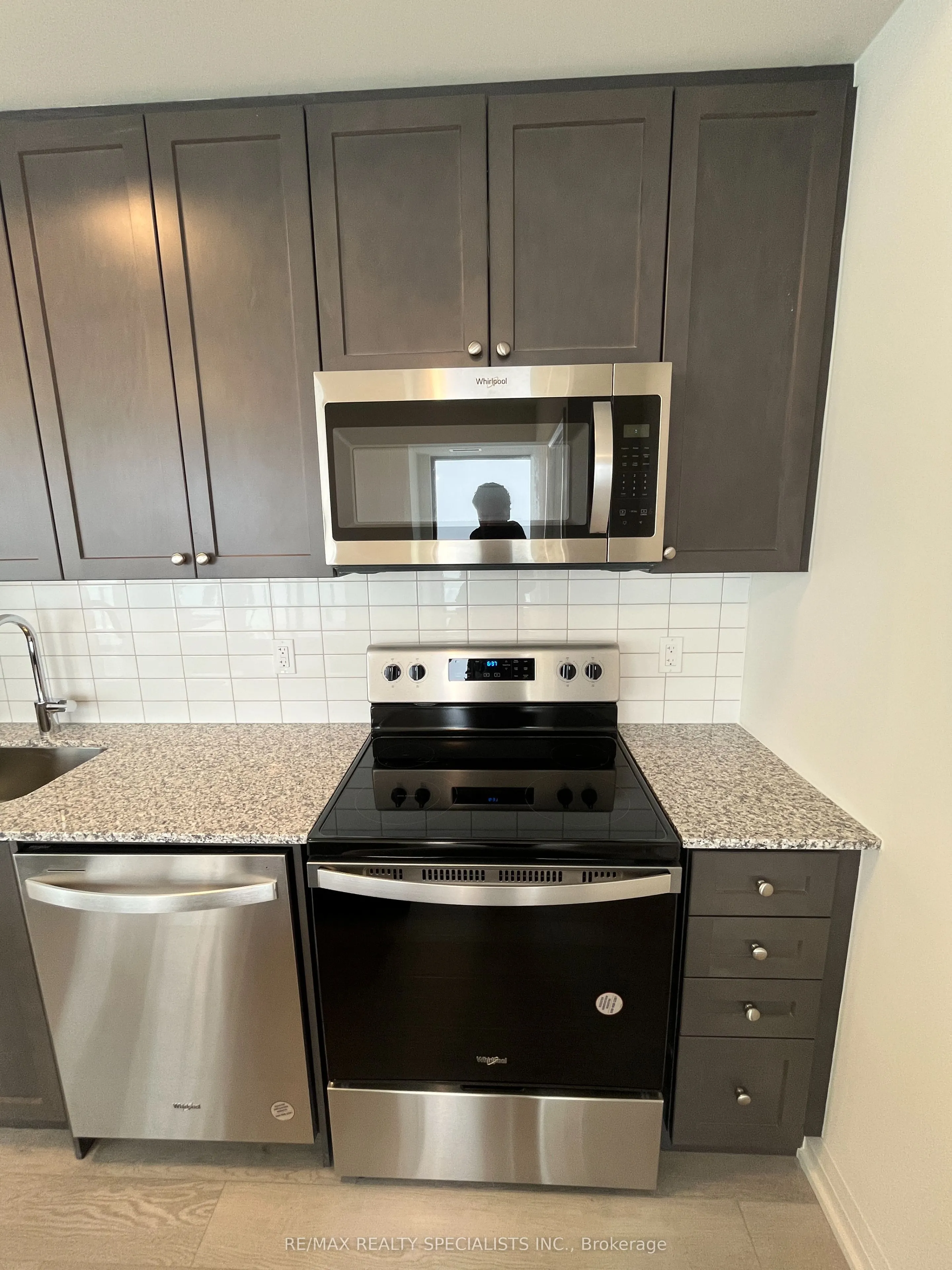 3006 William Cutmore Boulevard, #811