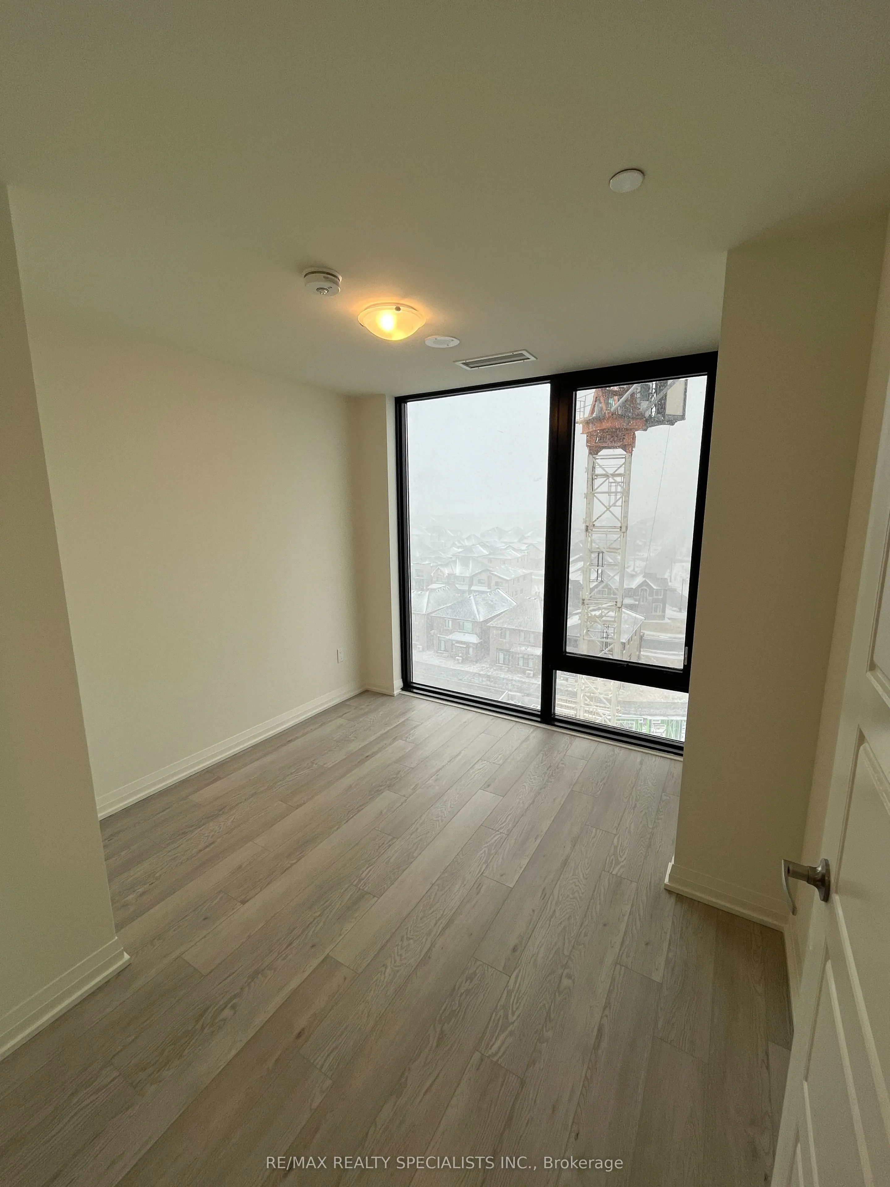 3006 William Cutmore Boulevard, #811