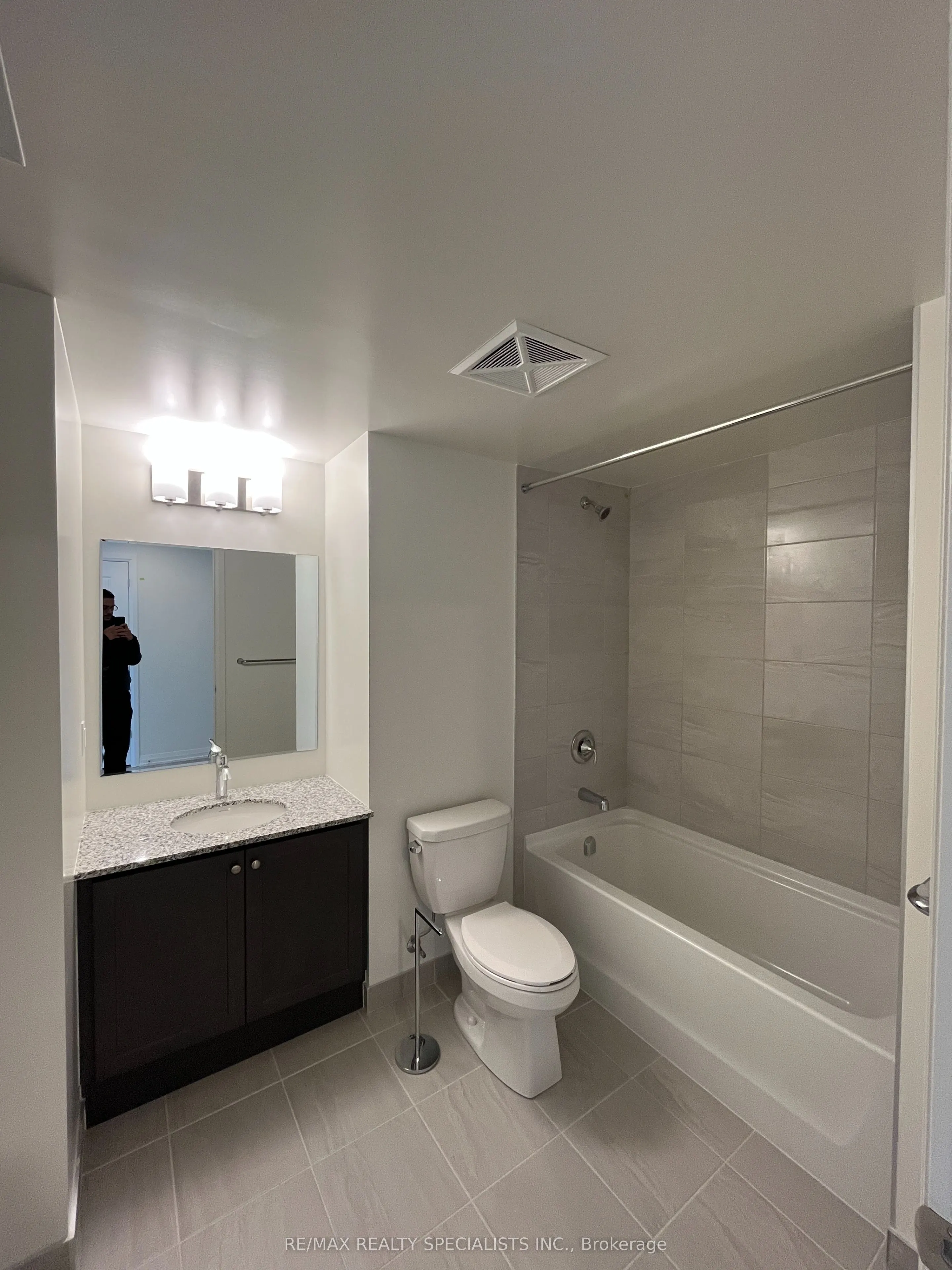 3006 William Cutmore Boulevard, #811