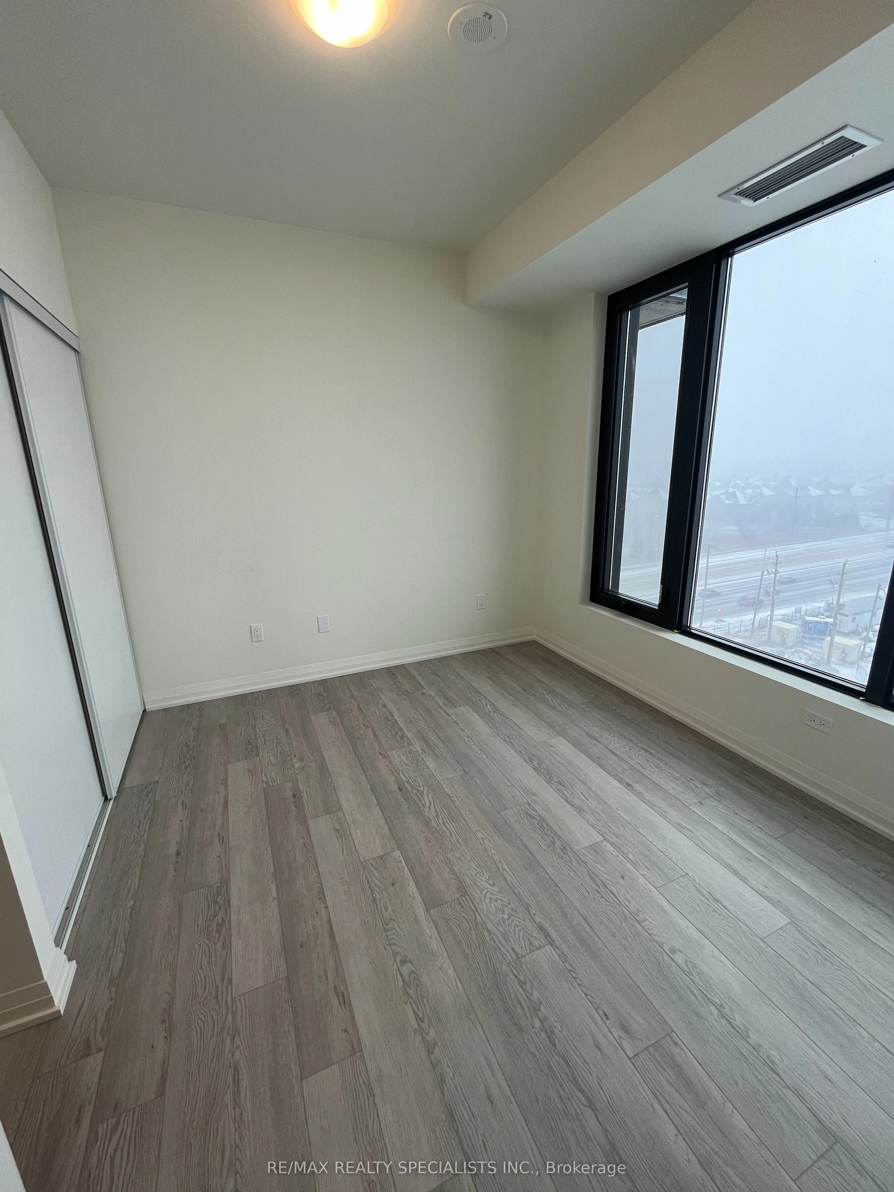3006 William Cutmore Boulevard, #811