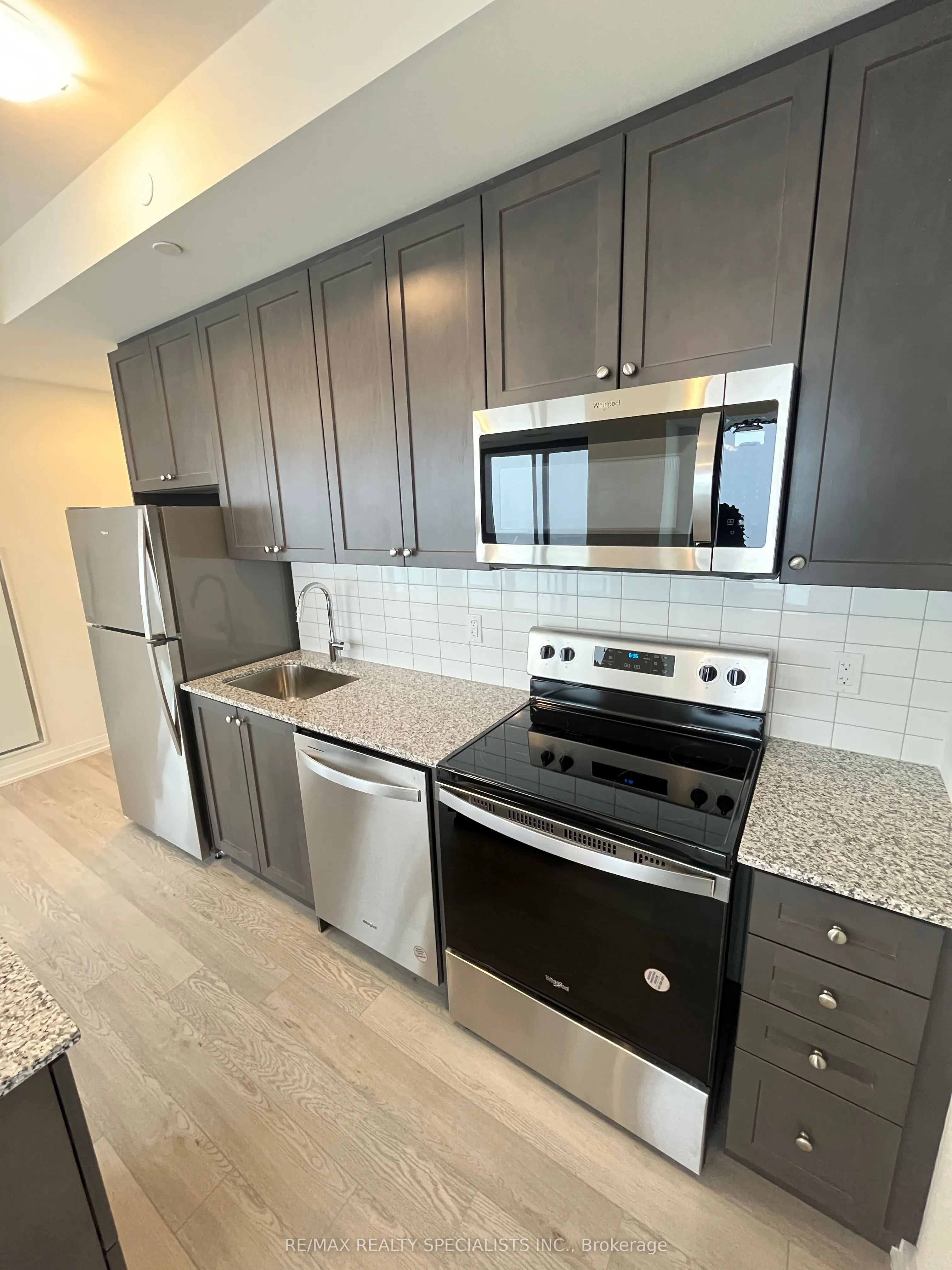3006 William Cutmore Boulevard, #811