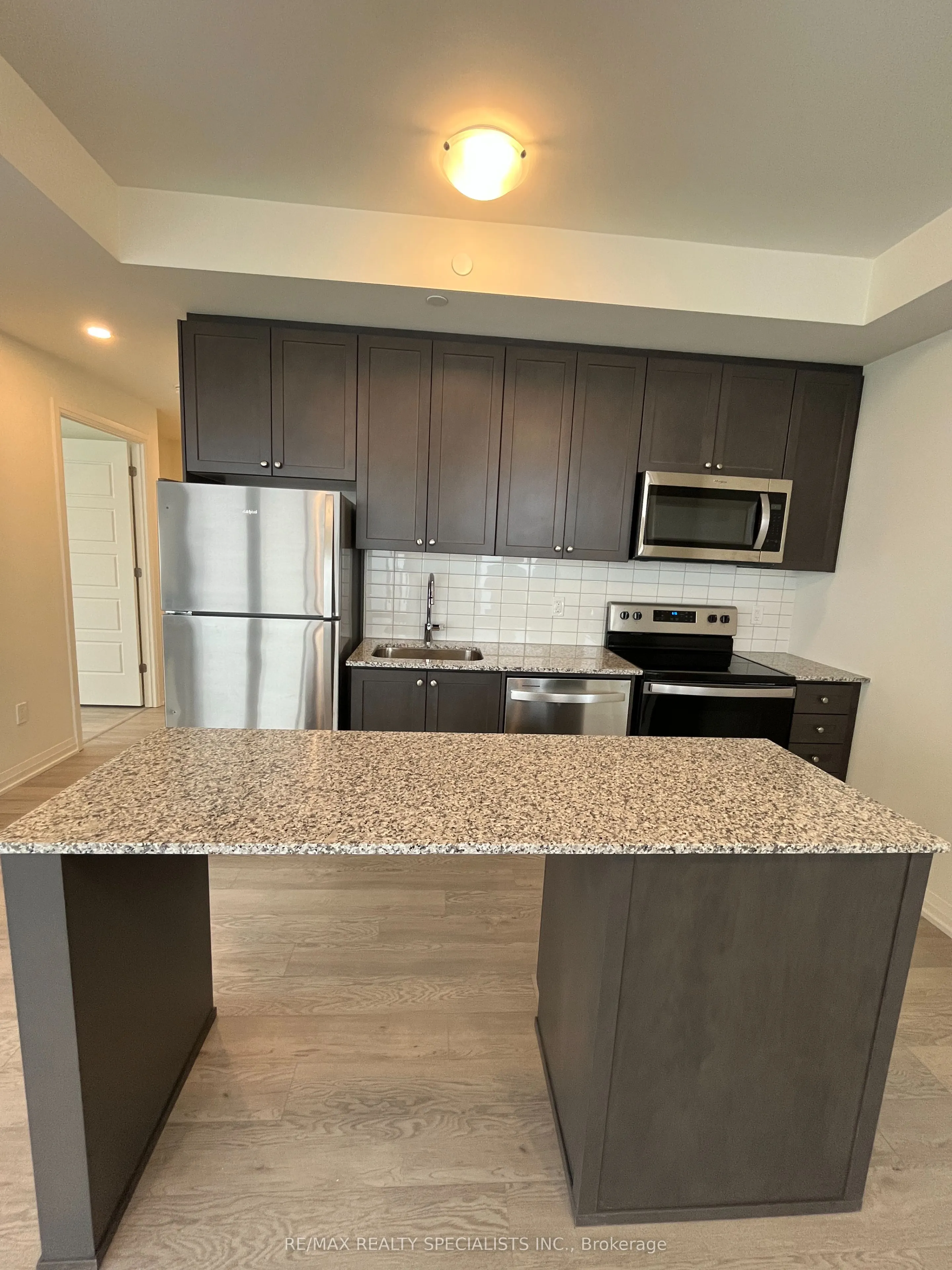 3006 William Cutmore Boulevard, #811