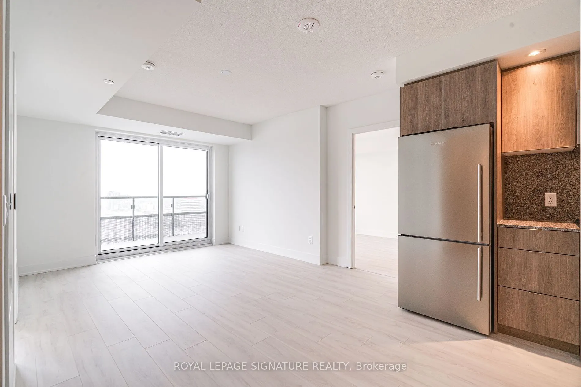 10 Eva Road, #2505