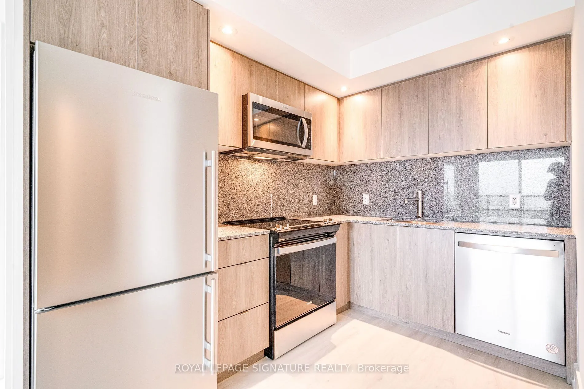 10 Eva Road, #2505