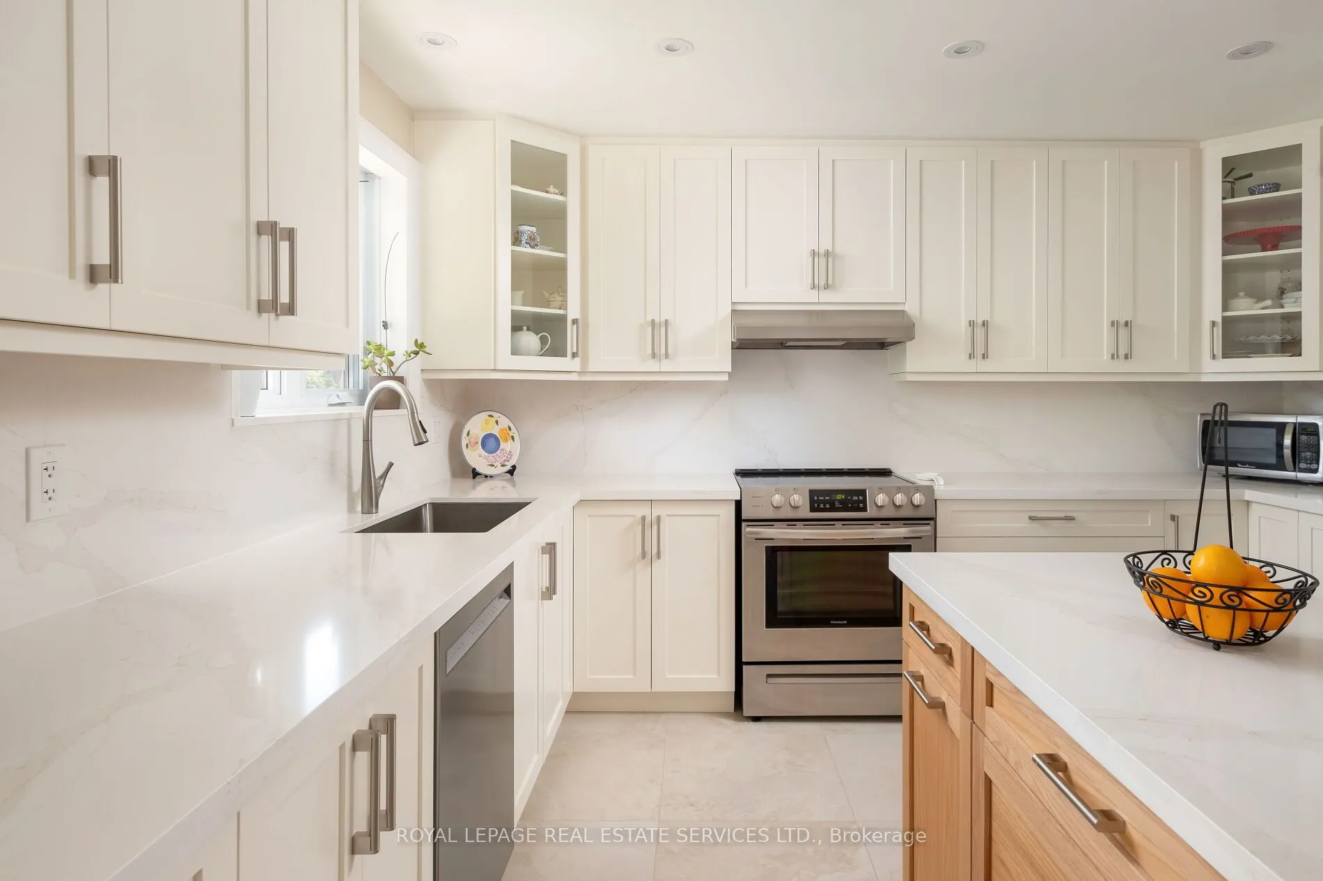 15 Westroyal Road