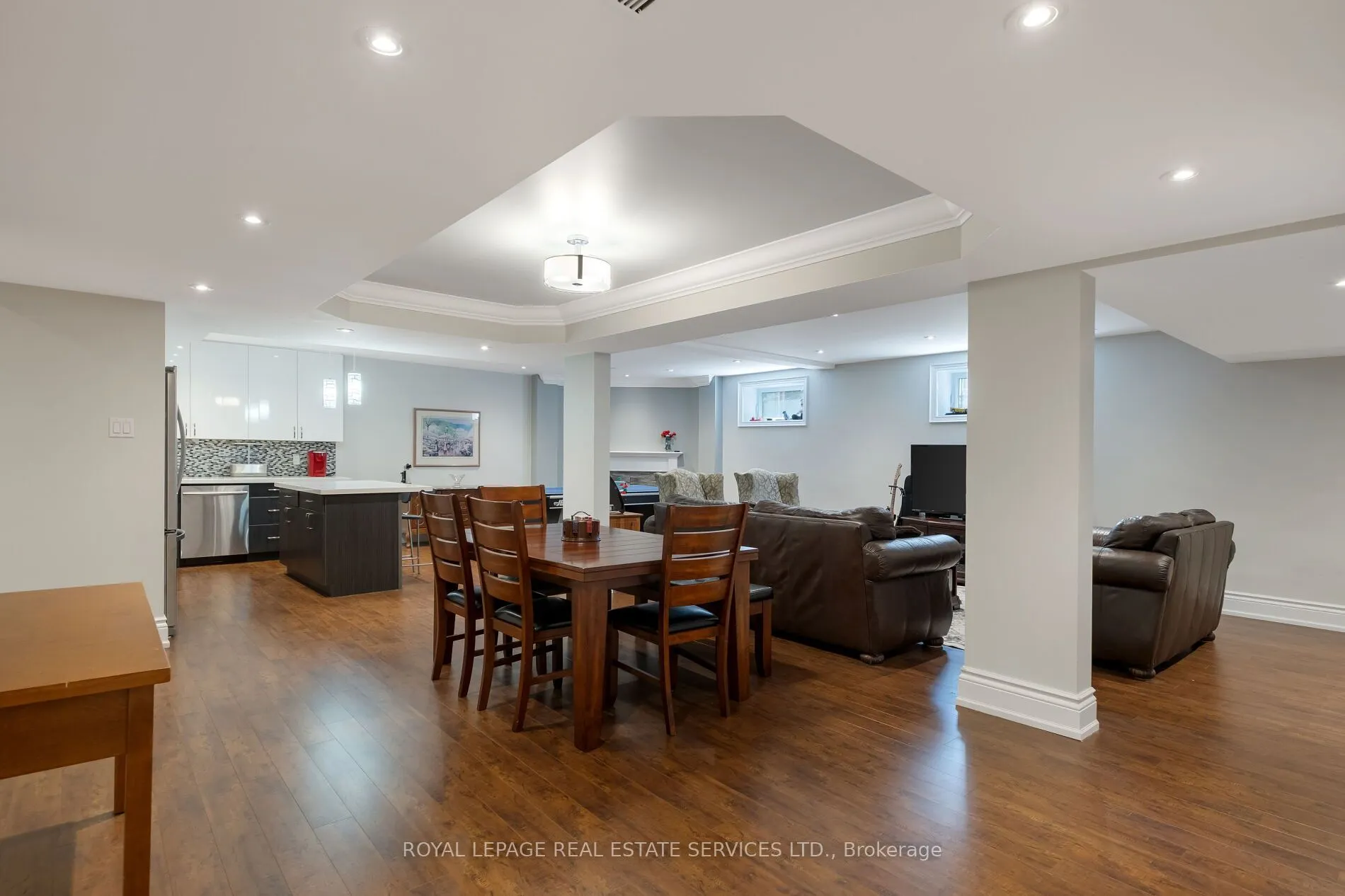 15 Westroyal Road