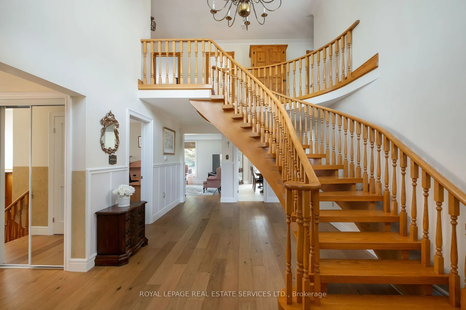 15 Westroyal Road