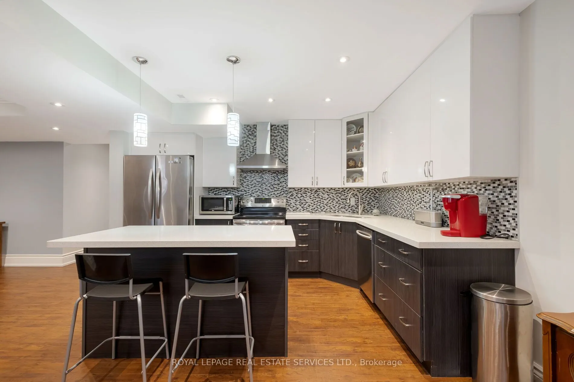 15 Westroyal Road
