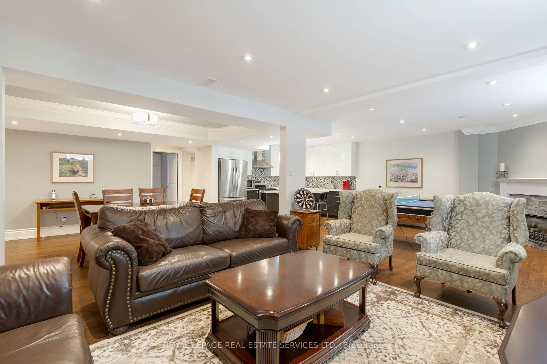 15 Westroyal Road