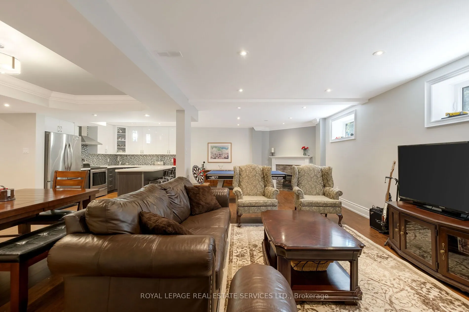 15 Westroyal Road